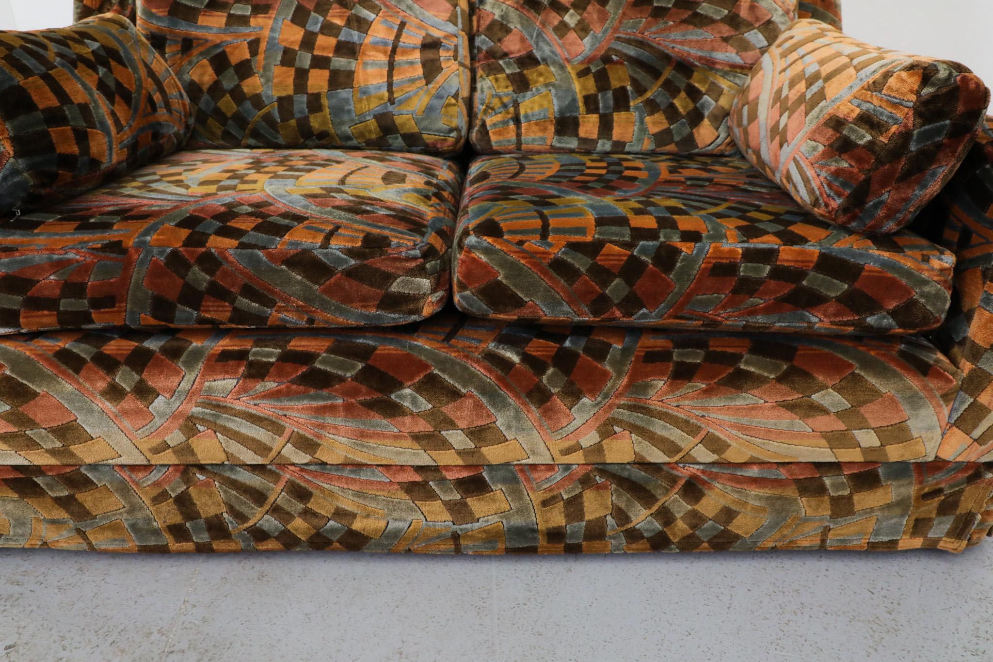 Loveseat du milieu du siècle dernier inspiré de Verner Panton en velours imprimé en vente 8