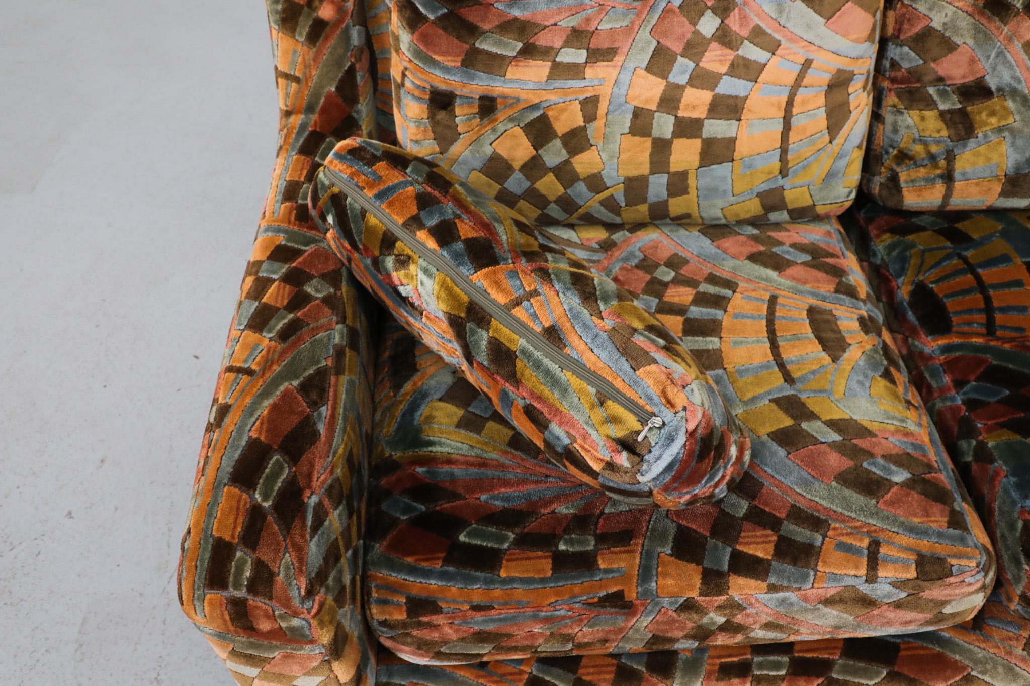 Loveseat du milieu du siècle dernier inspiré de Verner Panton en velours imprimé en vente 9