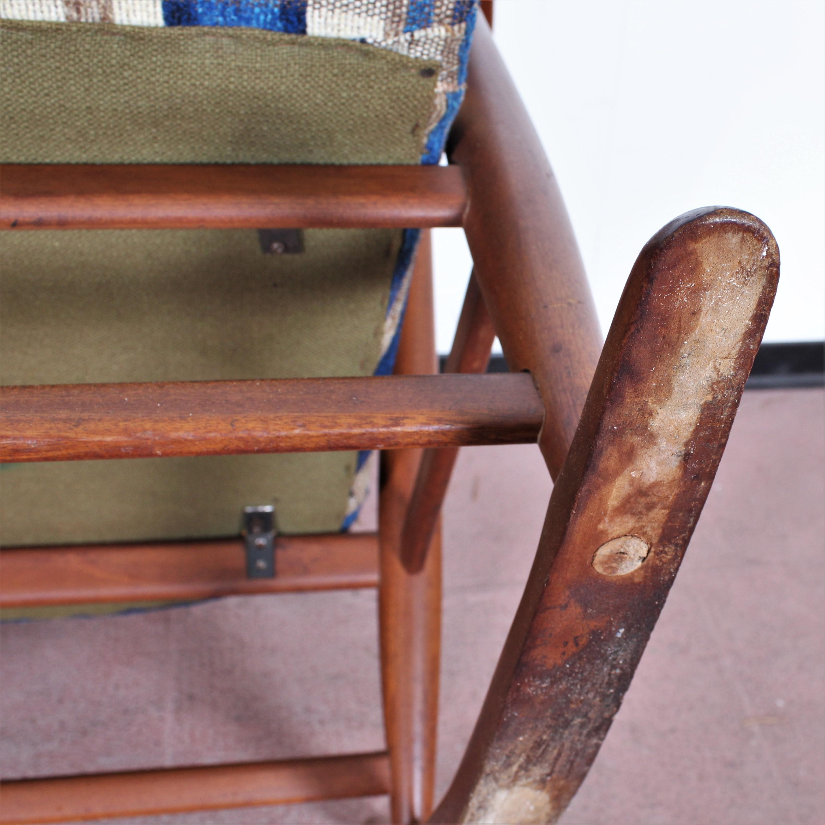 Midcentury G. Frattini Wooden Rocking Chair Tartan Fabric, Italy, 1960s 13