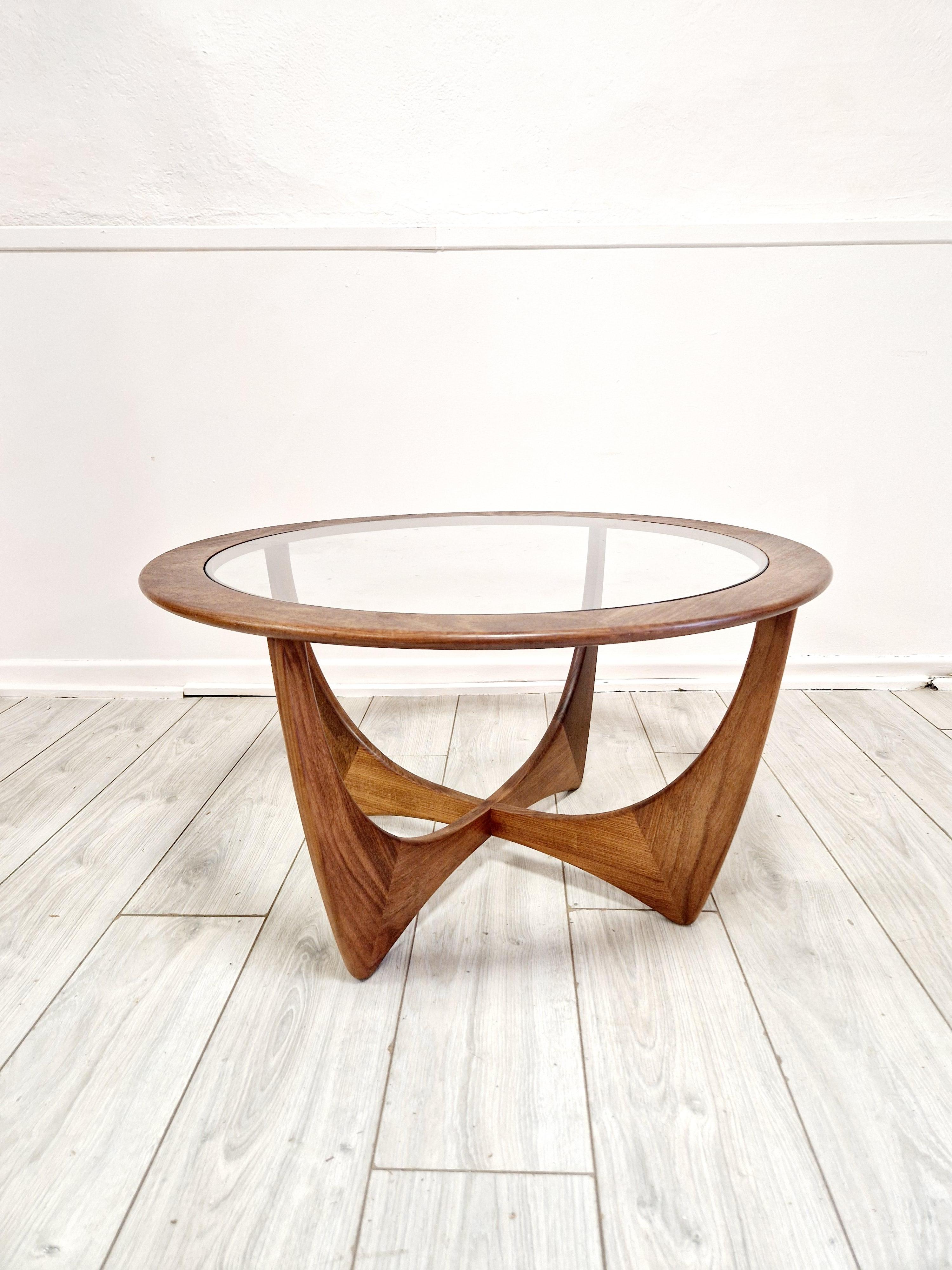 Mid-Century moderno Tavolino da caffè G-Plan Astro del Mid Century in vendita