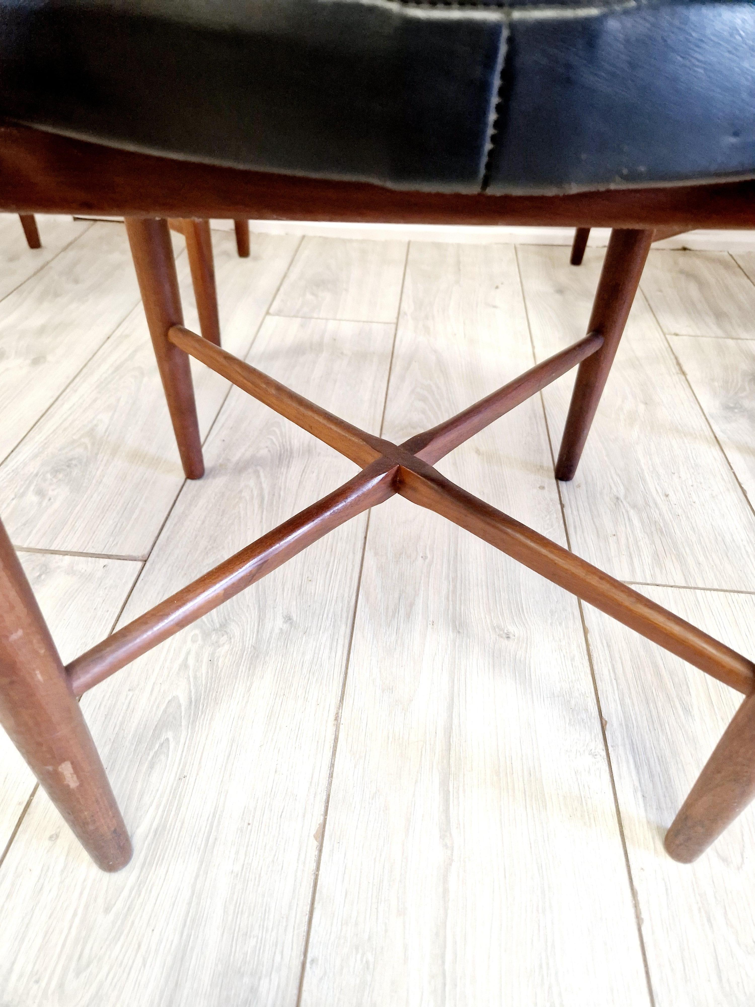 Mesa de comedor y 4 sillas Mid Century G-Plan en venta 4