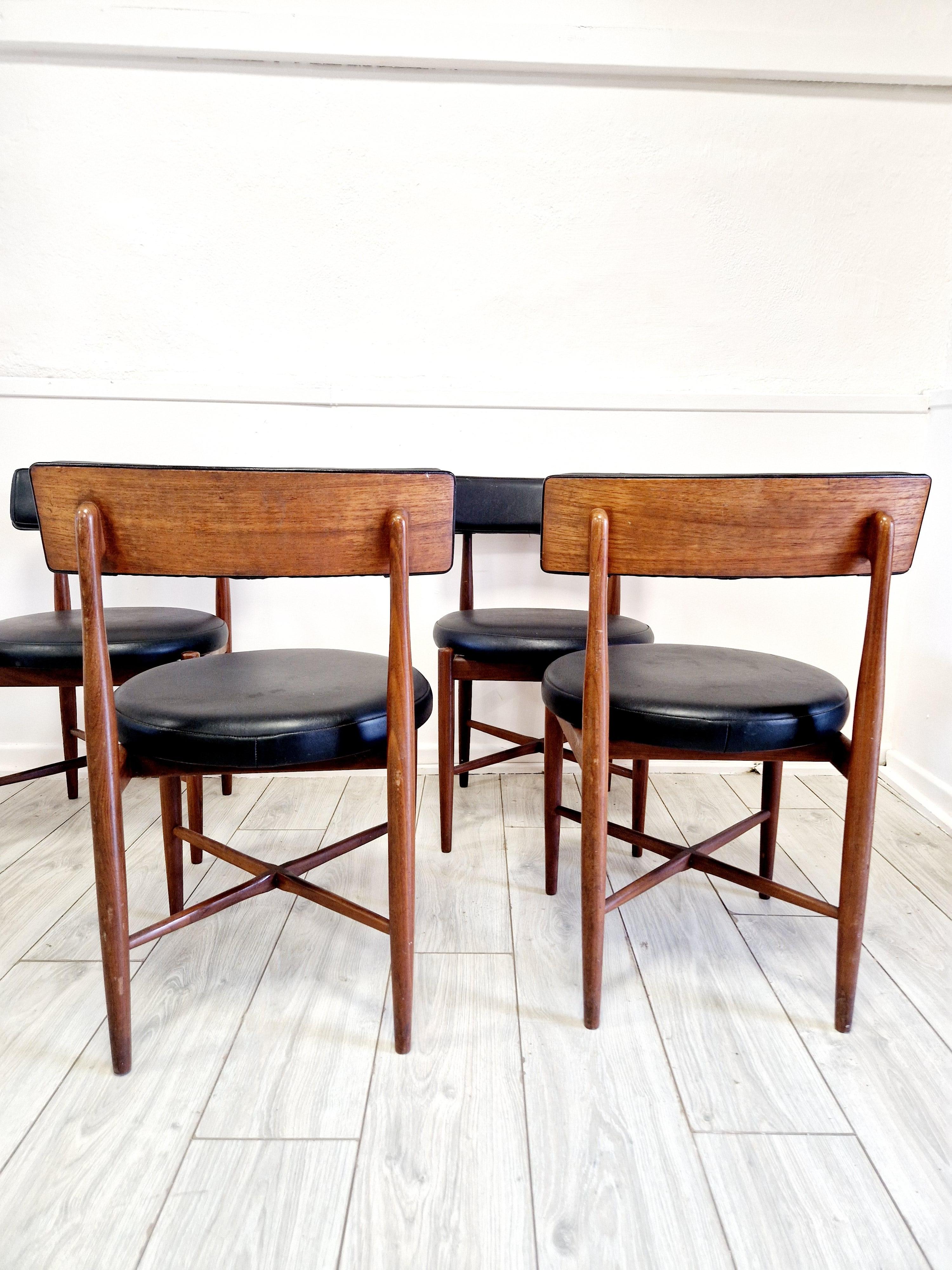 Mesa de comedor y 4 sillas Mid Century G-Plan en venta 5