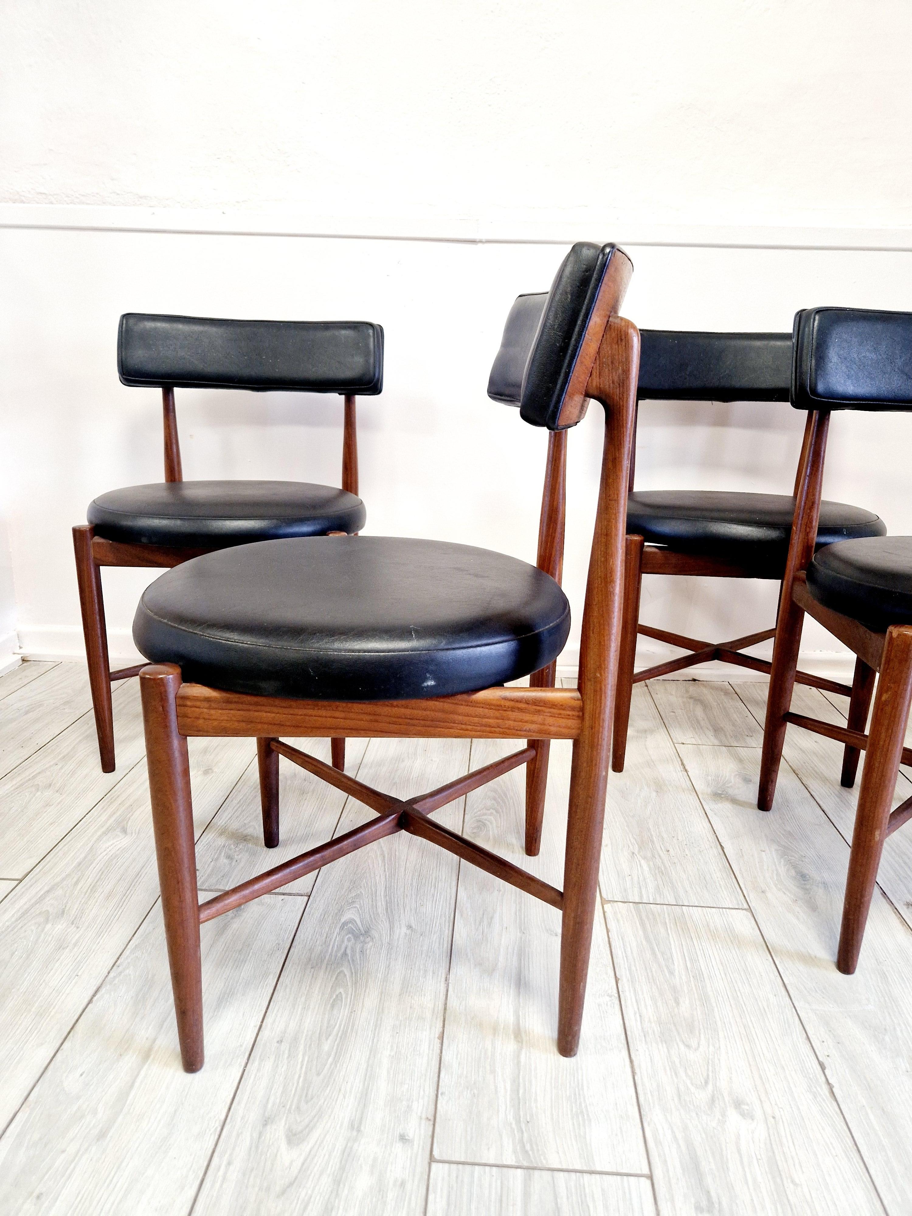 Mesa de comedor y 4 sillas Mid Century G-Plan en venta 6