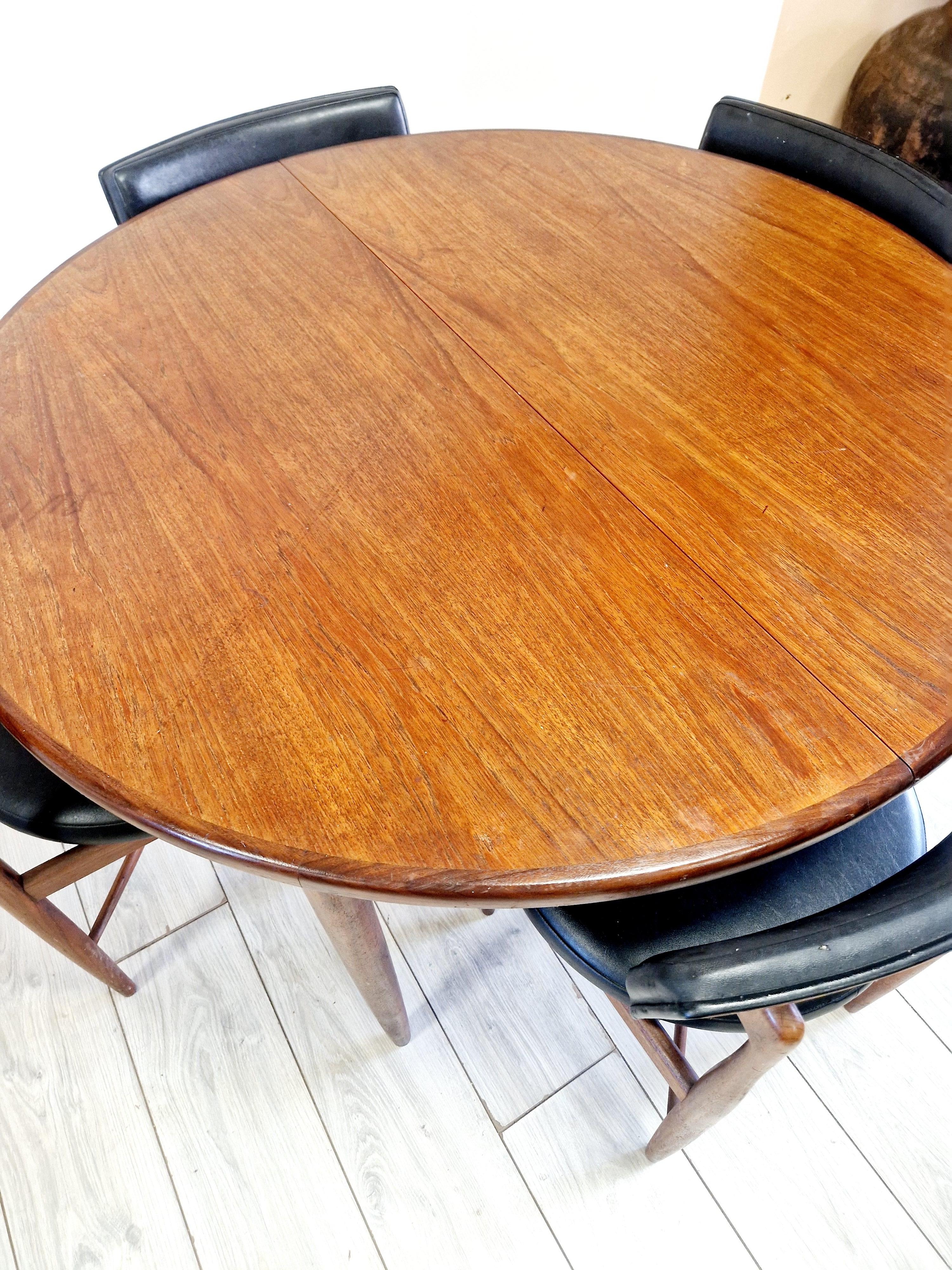 Mesa de comedor y 4 sillas Mid Century G-Plan siglo XX en venta