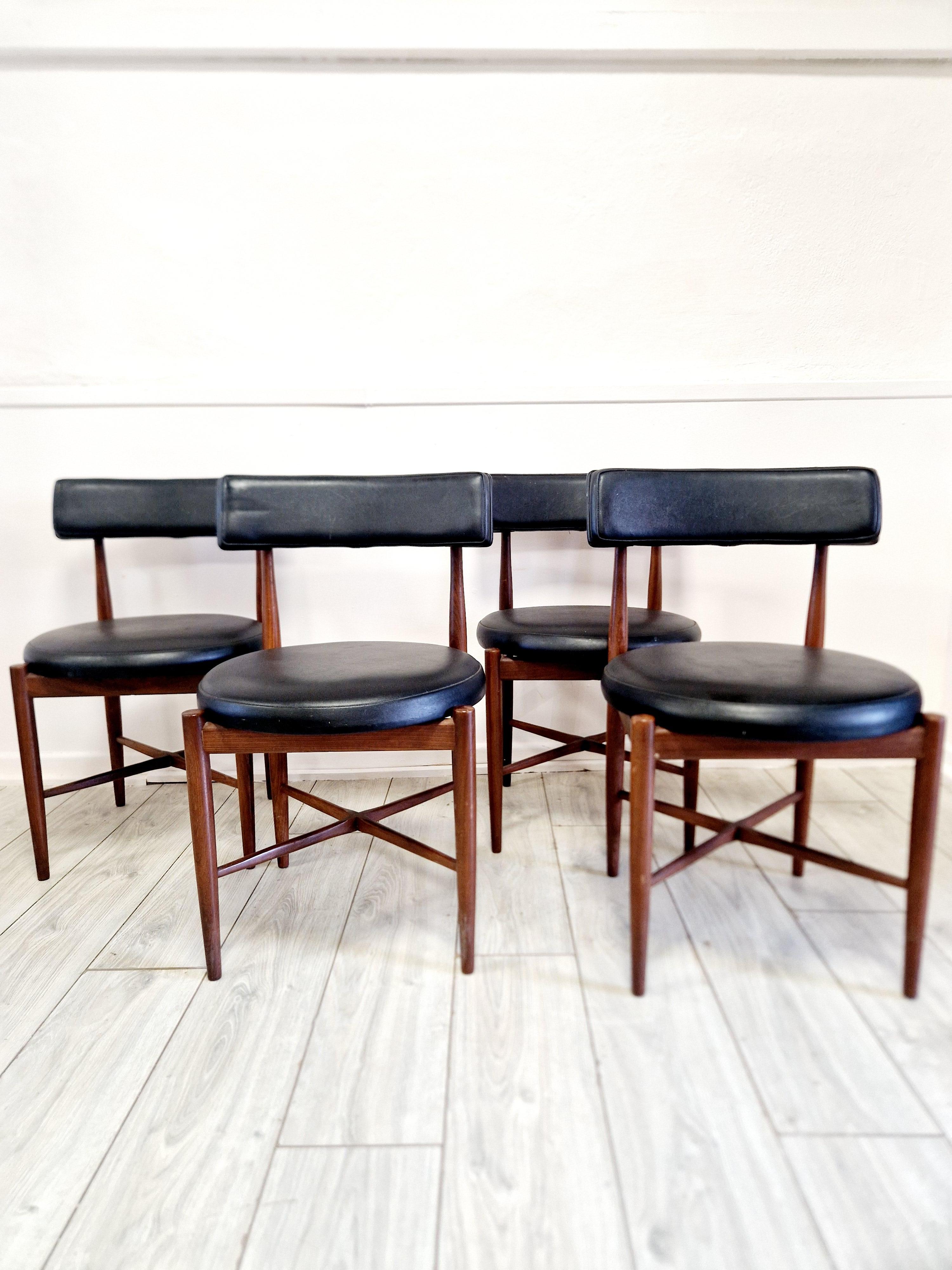 Mesa de comedor y 4 sillas Mid Century G-Plan Cuero en venta