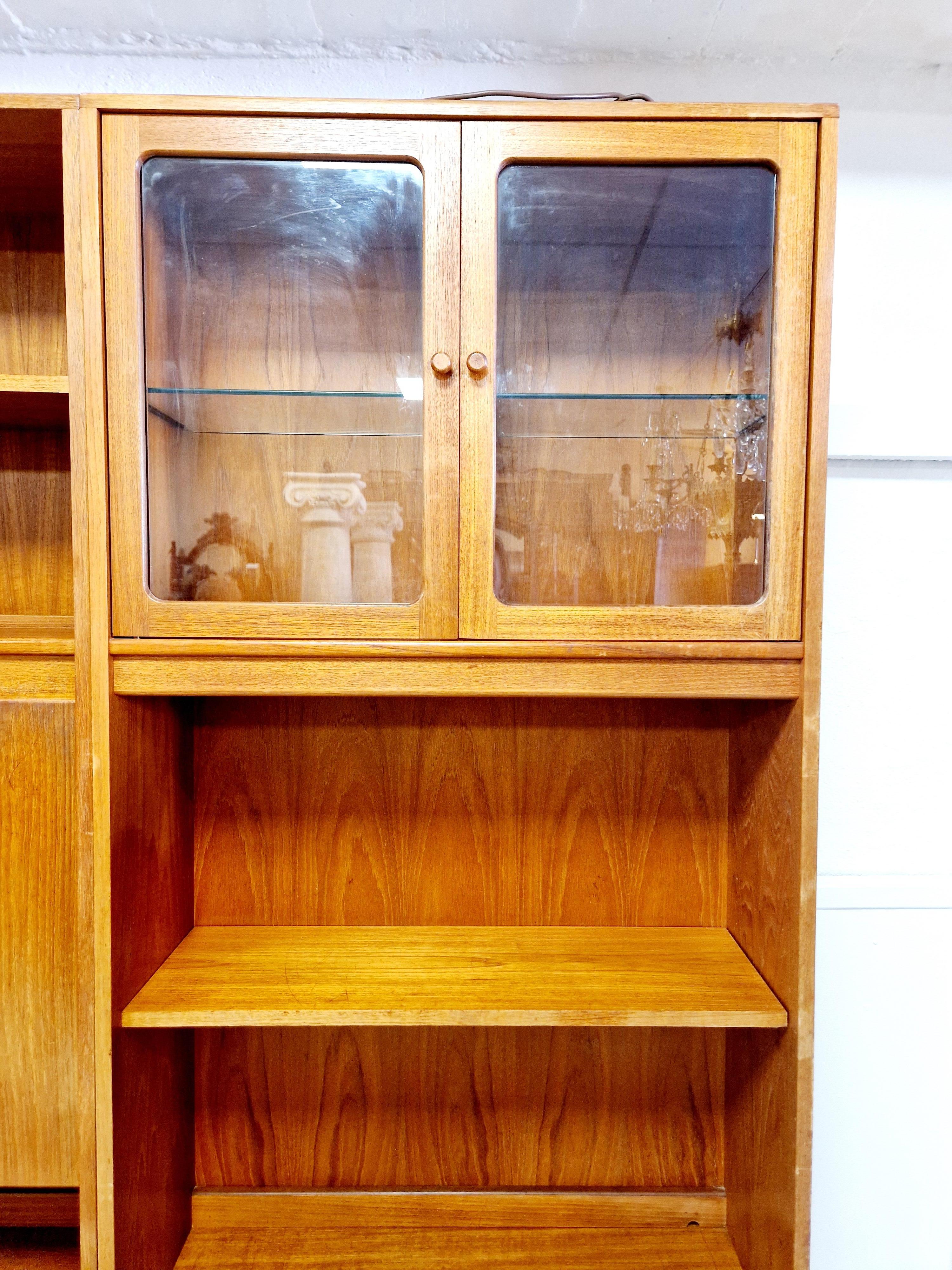 Buffet divisorio di metà secolo G-Plan Fresco in teak in vendita 3