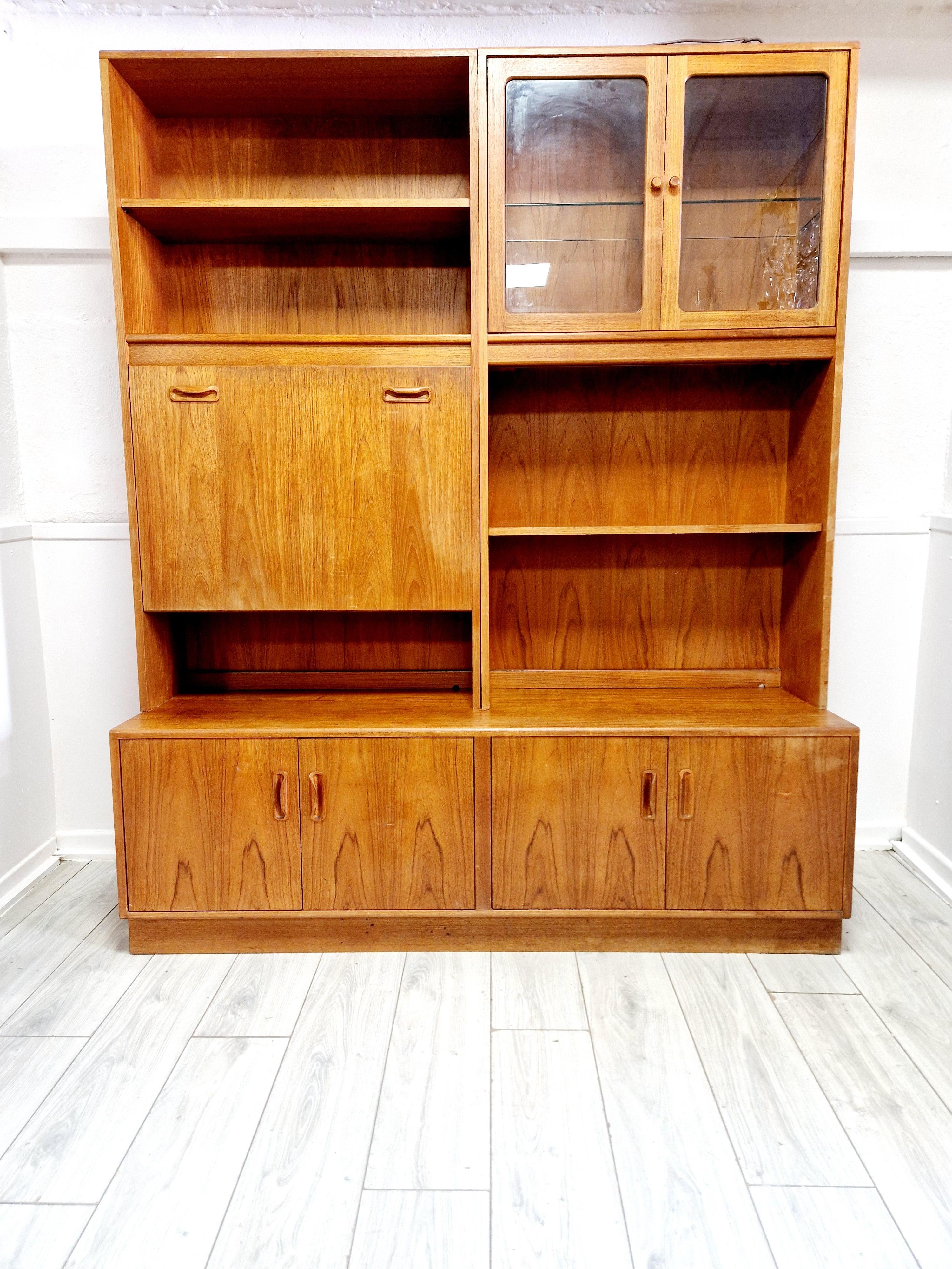 Britannico Buffet divisorio di metà secolo G-Plan Fresco in teak in vendita