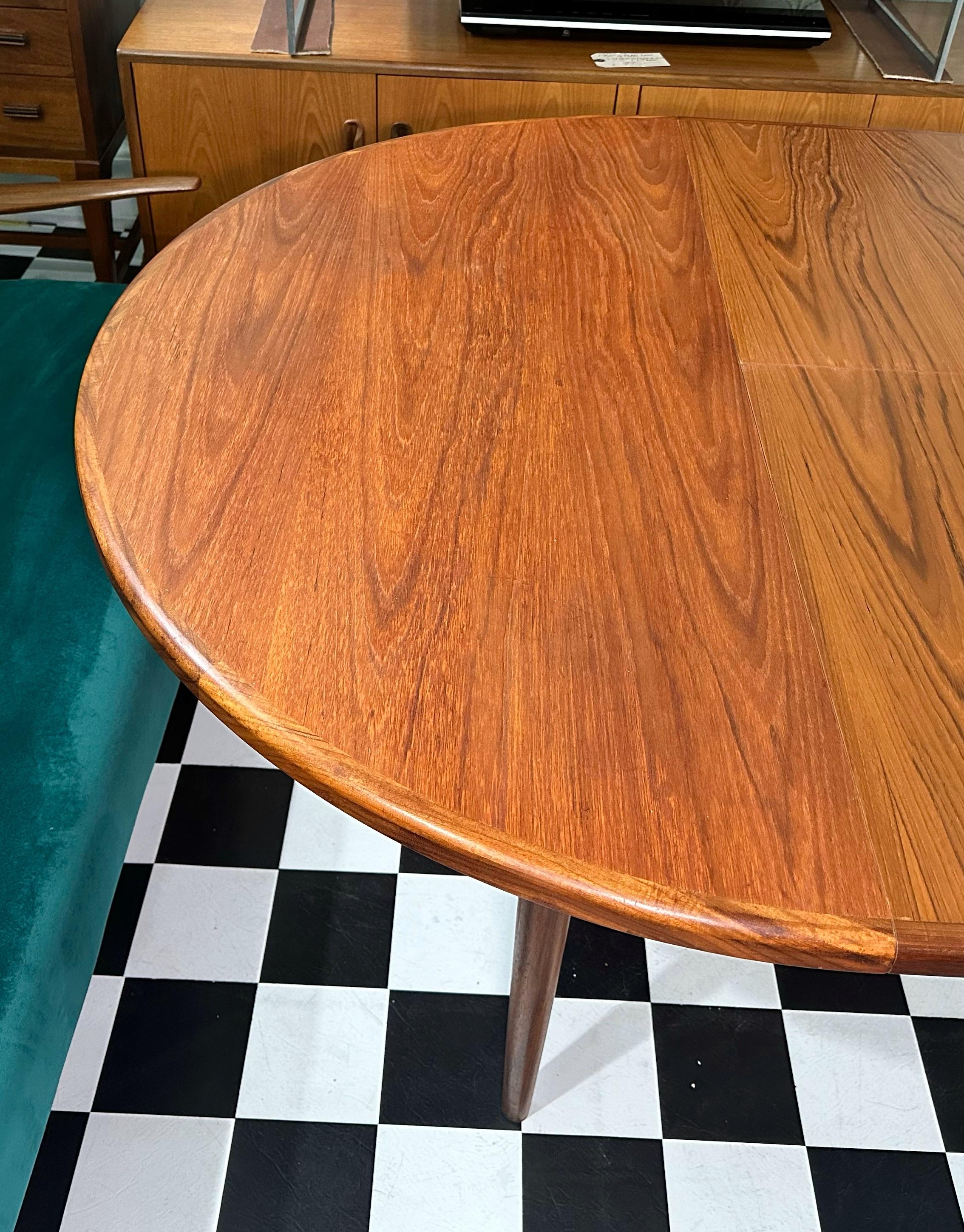 20th Century Mid-Century G Plan Fresco Teak Round Extending Dining Table