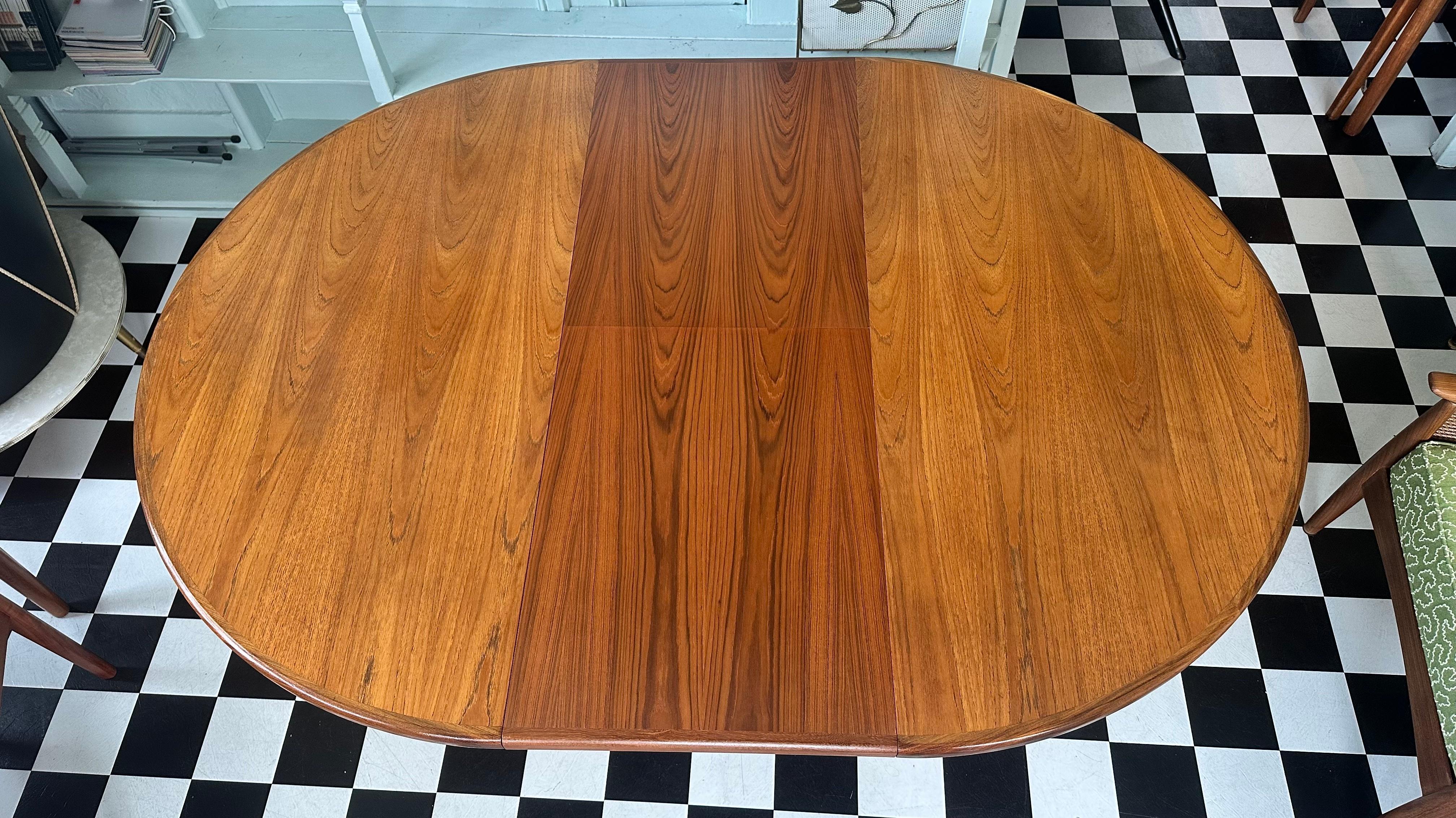 Mid-Century G Plan Fresco Teak Round Extending Dining Table 1