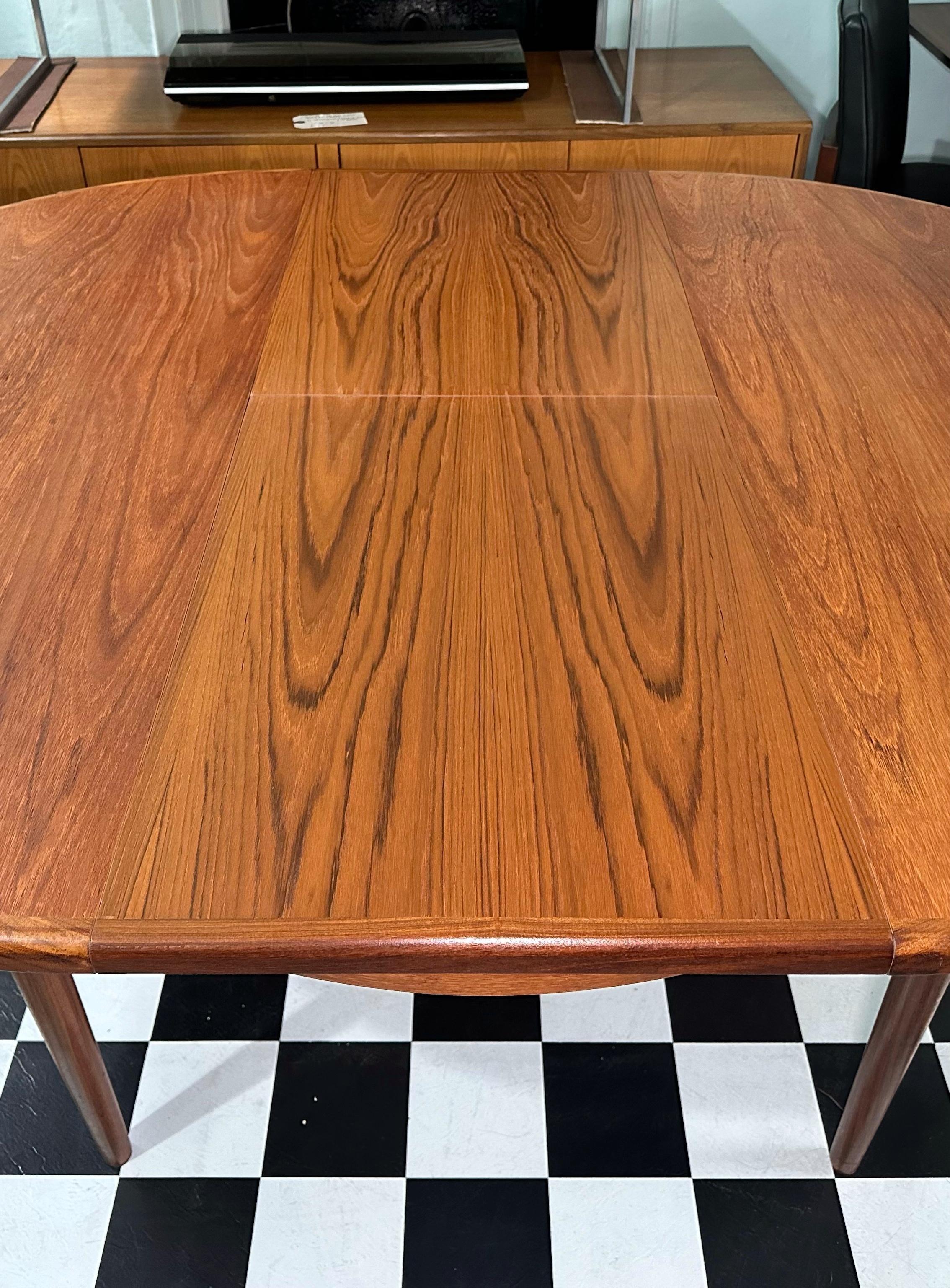 Mid-Century G Plan Fresco Teak Round Extending Dining Table 1