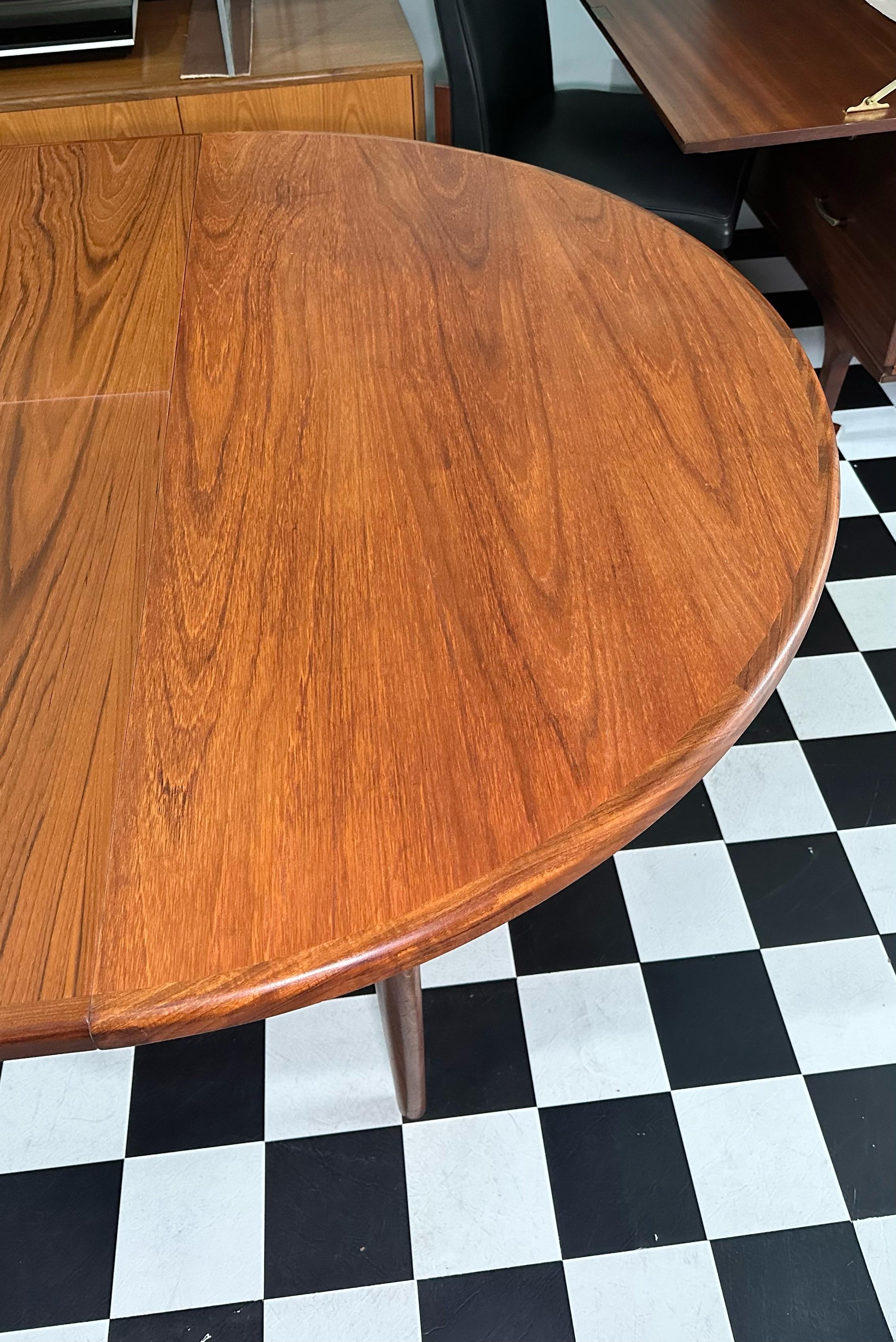 Mid-Century G Plan Fresco Teak Round Extending Dining Table 2