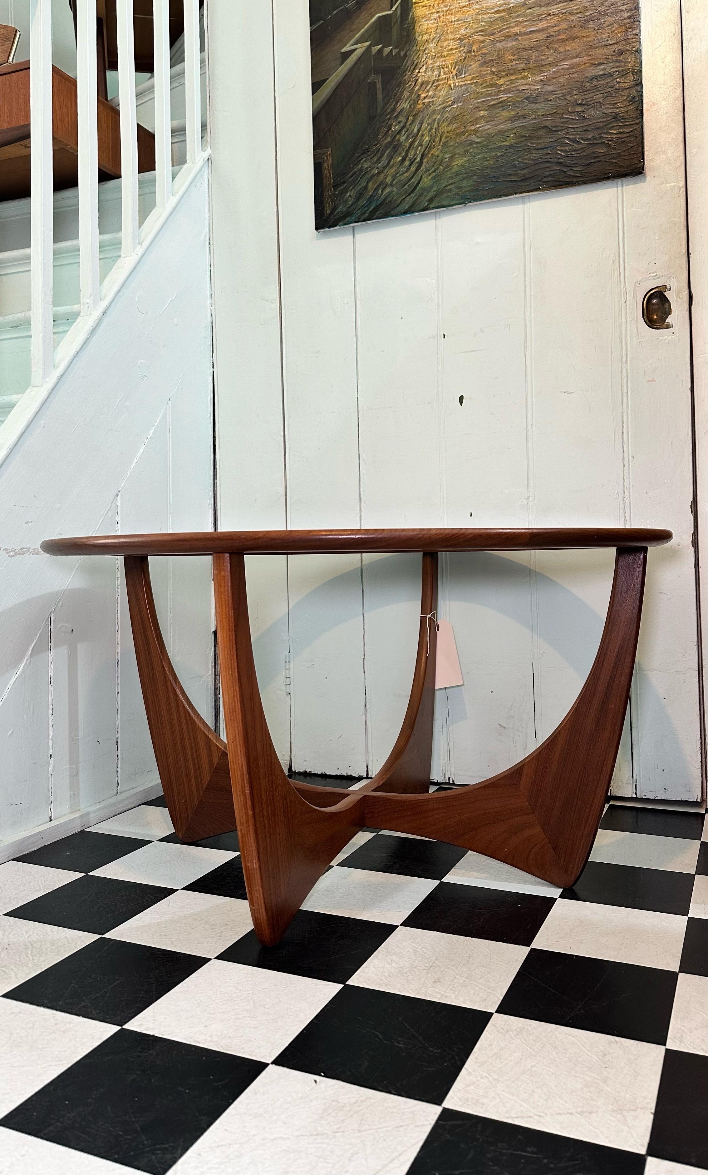Mid-Century G Plan Iconic Astro Solid Teak Coffee Table In Good Condition In London, GB