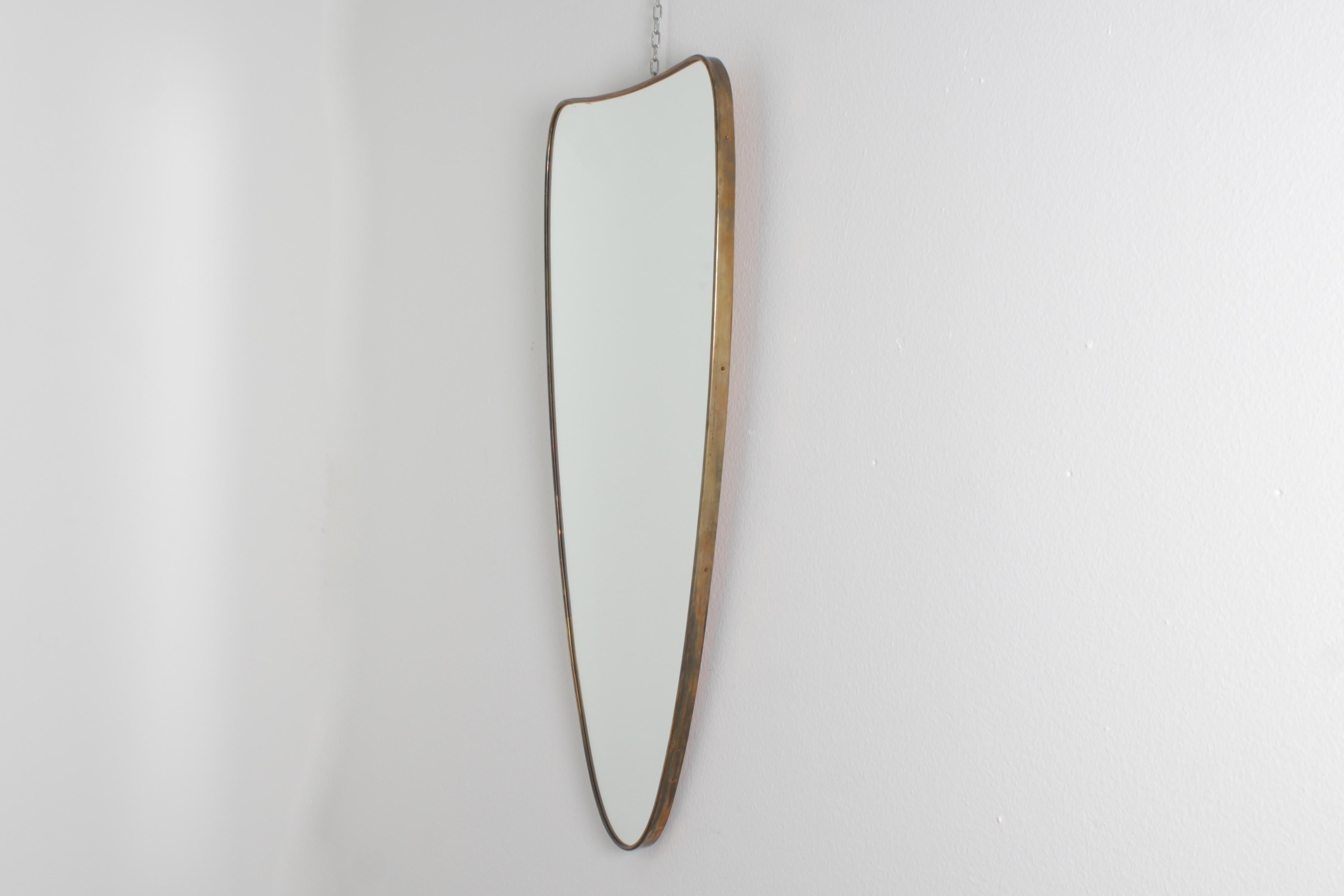 Mid-20th Century Mid-Century G. Ponti Style Shield-Shaped Wall Mirror with Brass Frame 50s Italy For Sale