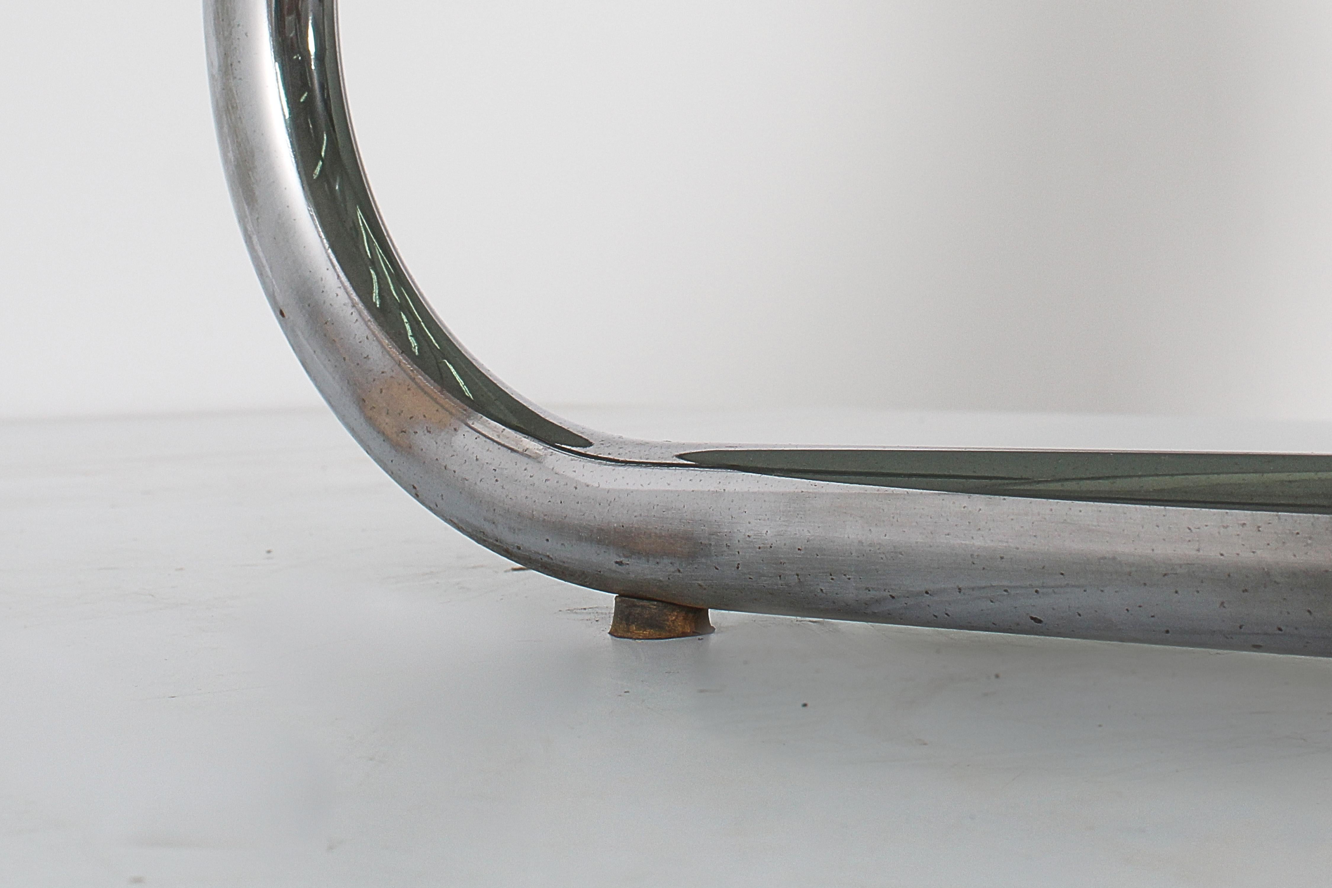Table basse ronde en verre et métal chromé G. Reggiani du milieu du siècle, Italie, années 70 en vente 4