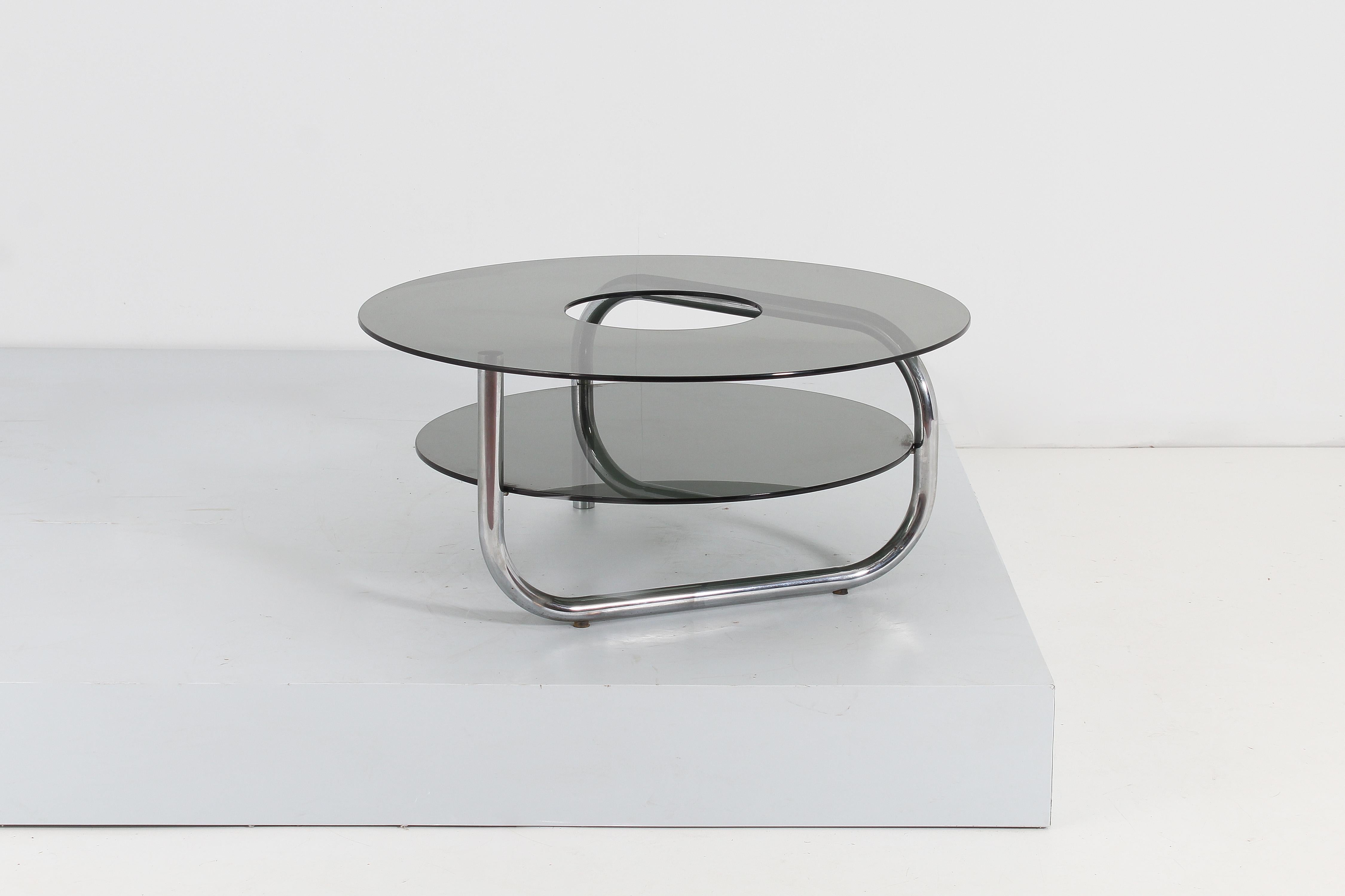 Mid-Century Modern Mid-Century G. Reggiani Glass and Chrome Metal Round Coffee Table, Italy 70s For Sale