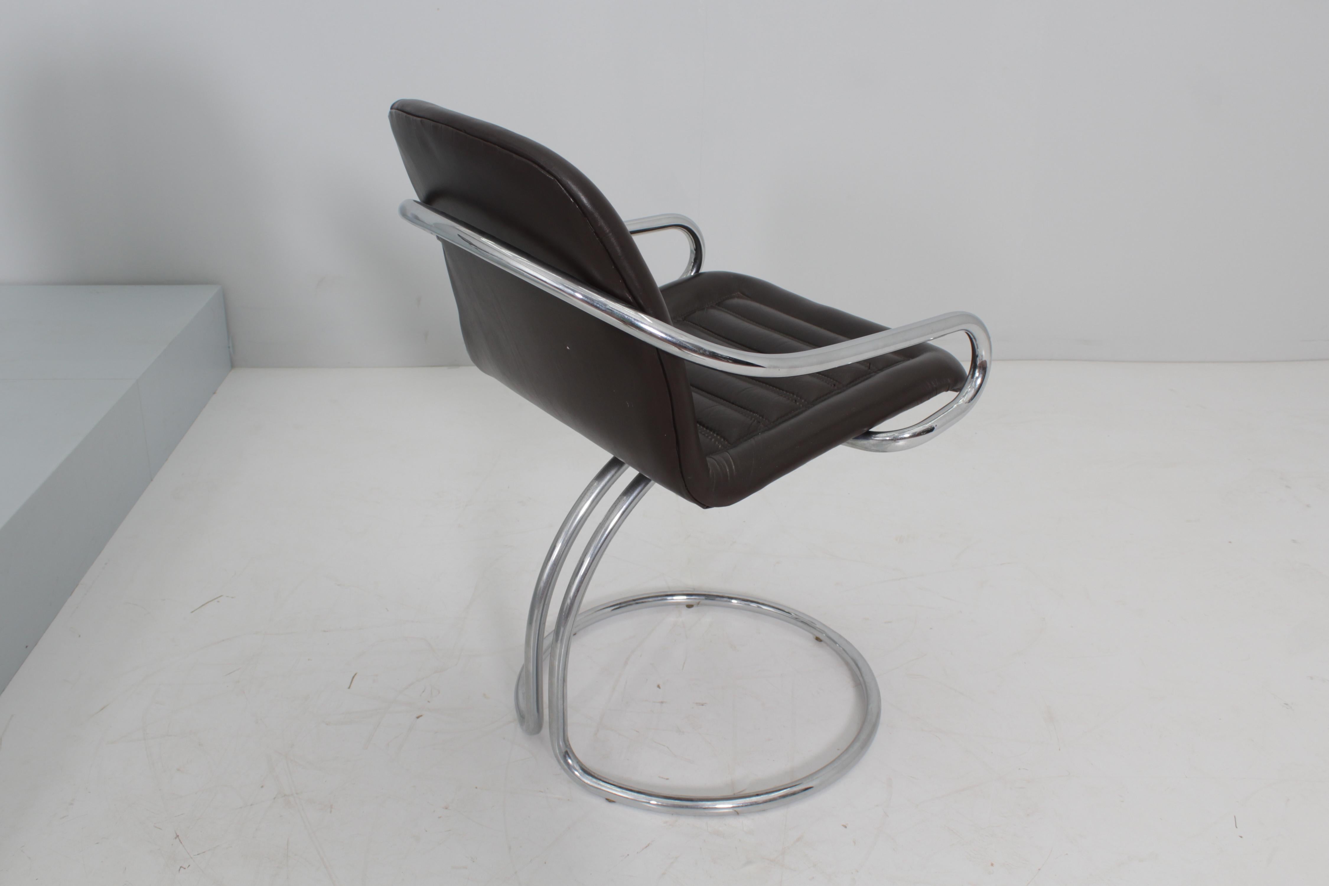 Late 20th Century Mid-Century G. Rinaldi (attr) Set of 4 Steel and Leather Chairs 70s Italy