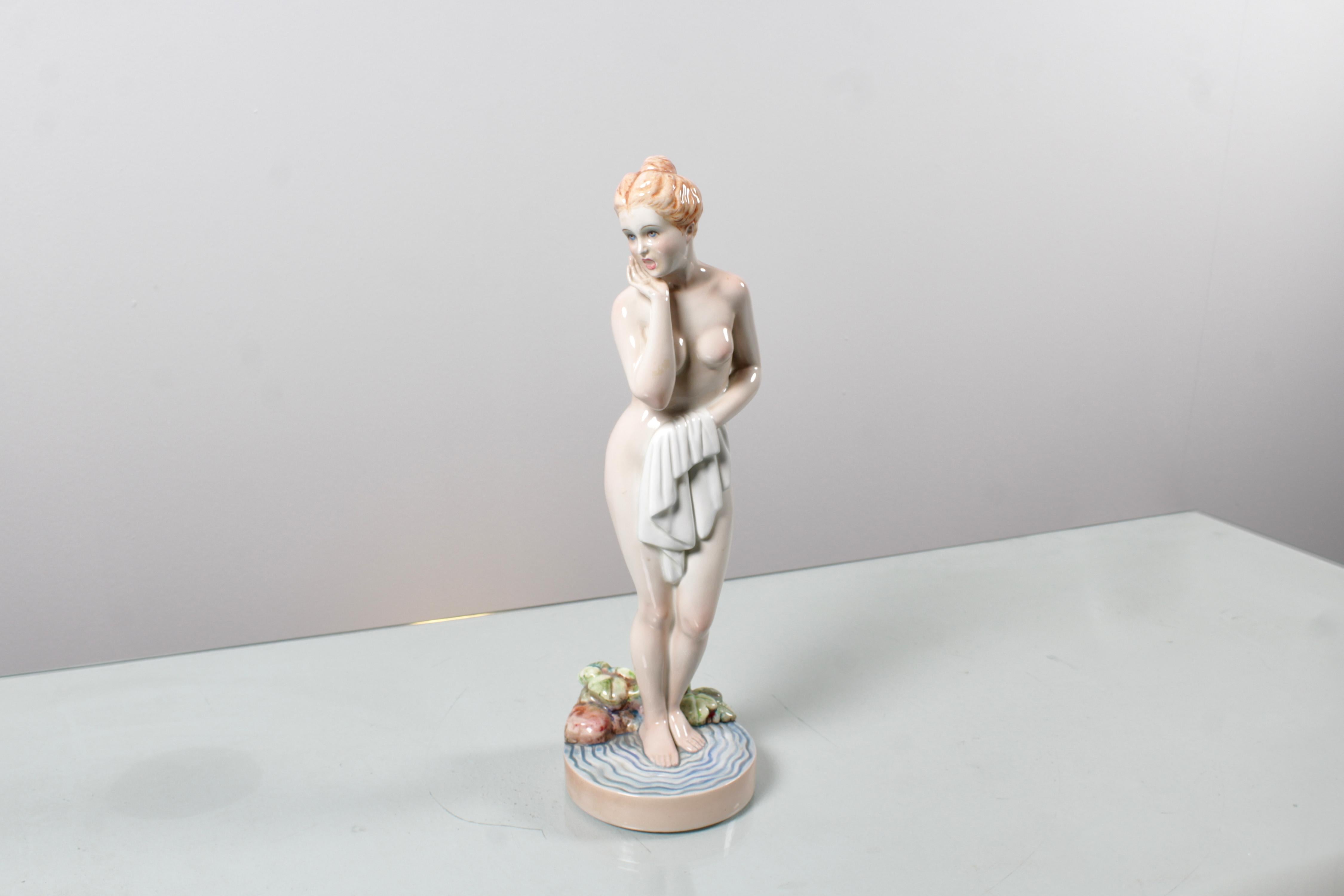 Mid-Century G. Ronzan Porcelain Femal Nude Figure Italian Manifacture from 1950 For Sale 5