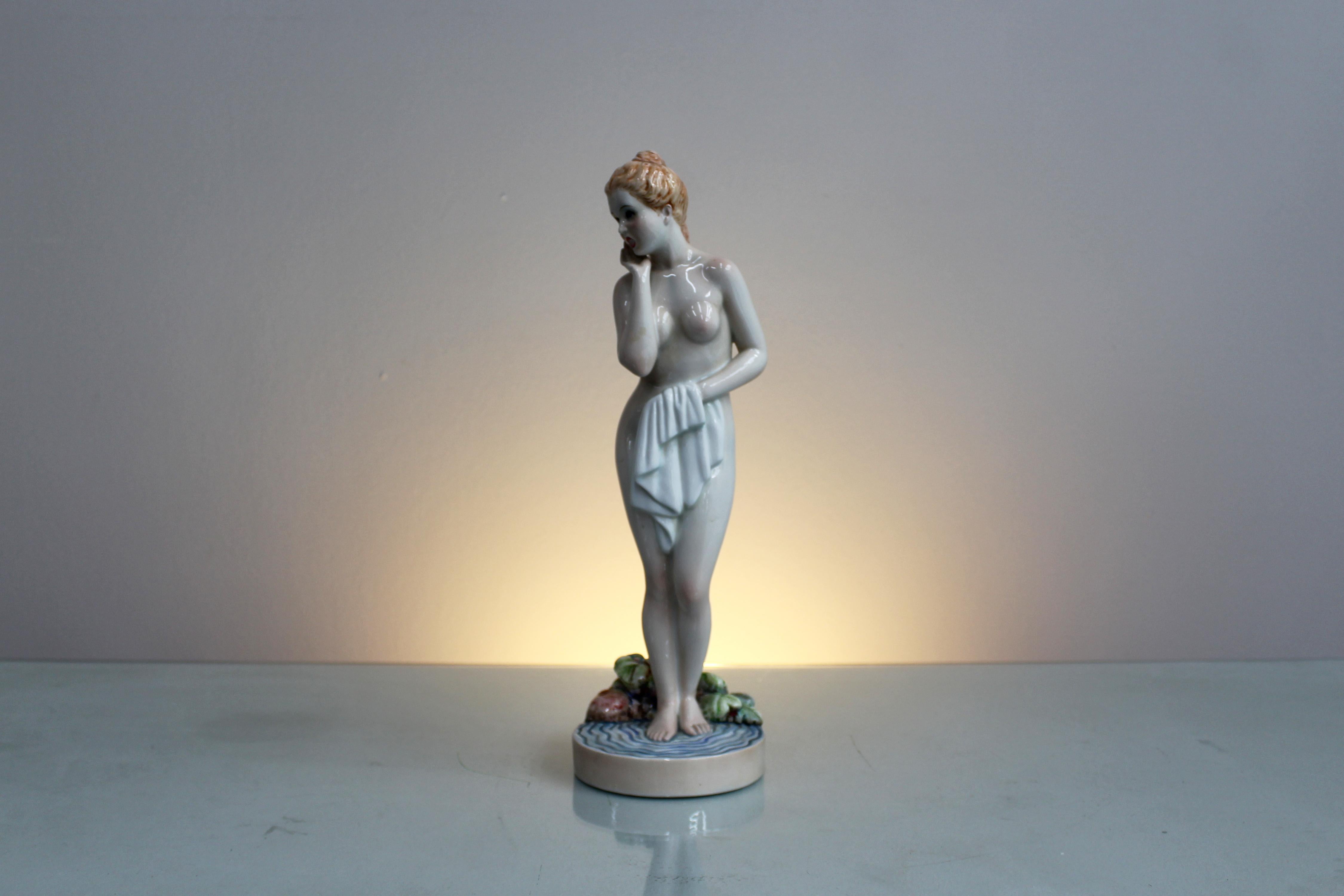 Mid-Century G. Ronzan Porcelain Femal Nude Figure Italian Manifacture from 1950 For Sale 6