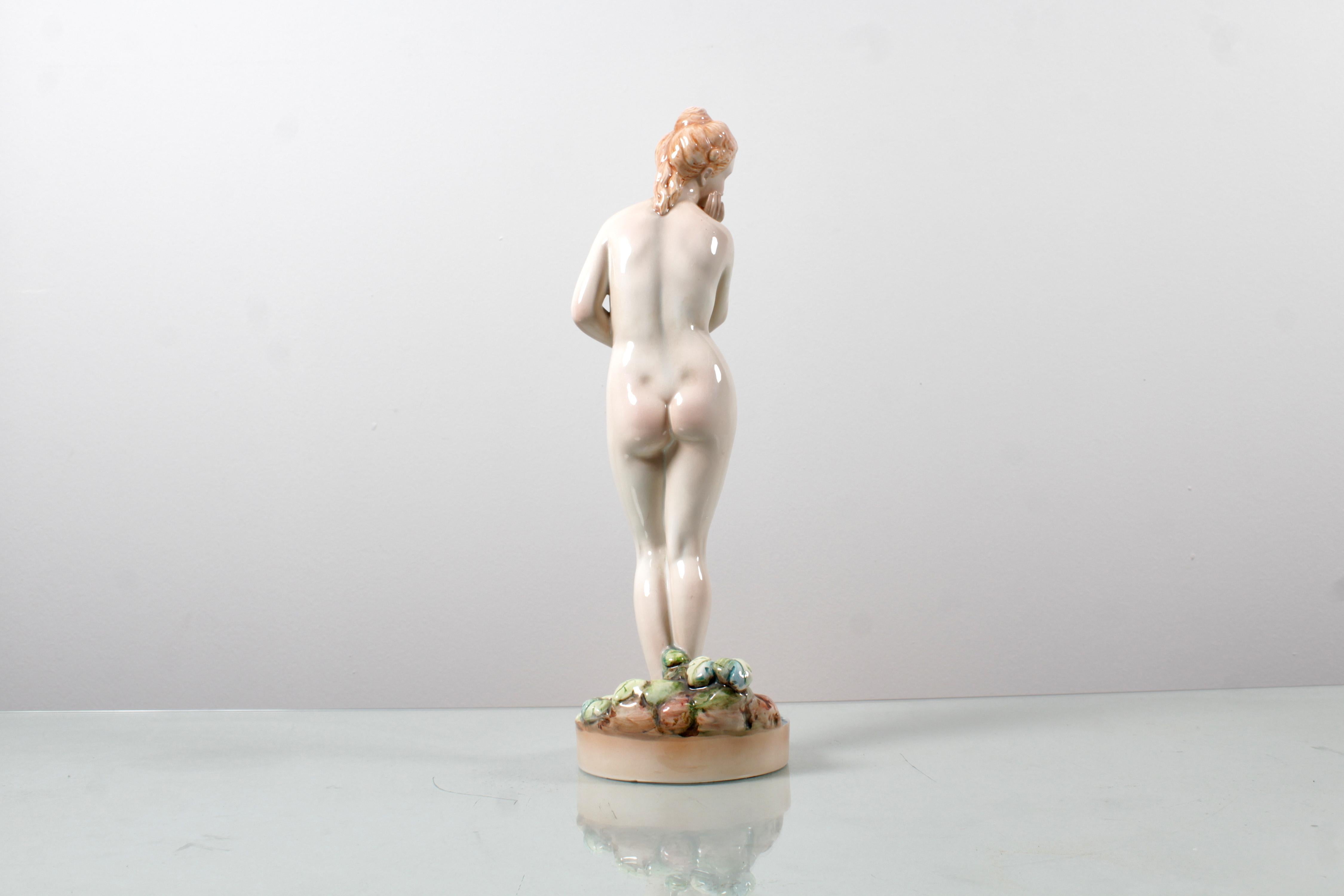 Mid-Century G. Ronzan Porcelain Femal Nude Figure Italian Manifacture from 1950 For Sale 1