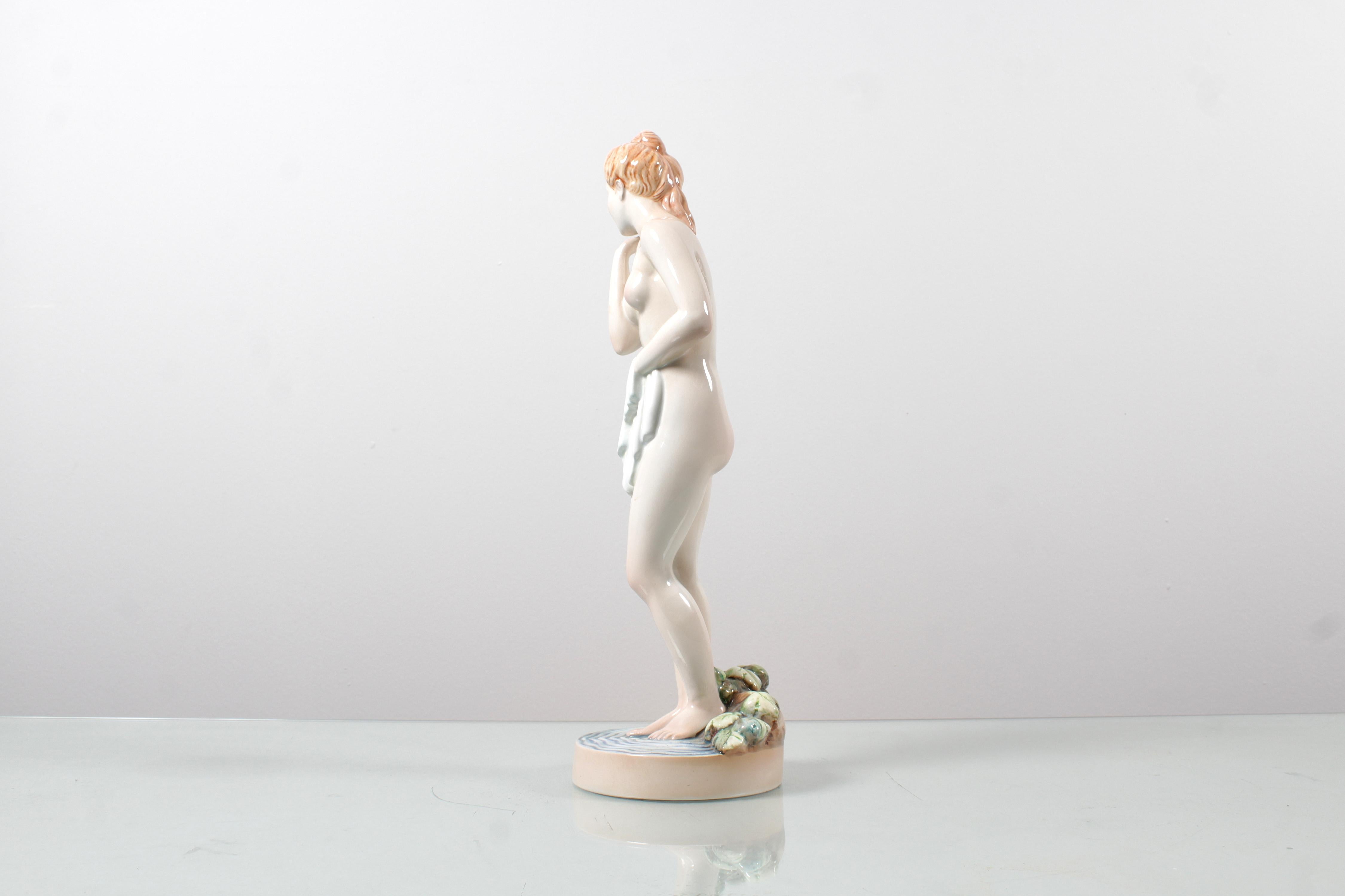 Mid-Century G. Ronzan Porcelain Femal Nude Figure Italian Manifacture from 1950 For Sale 2