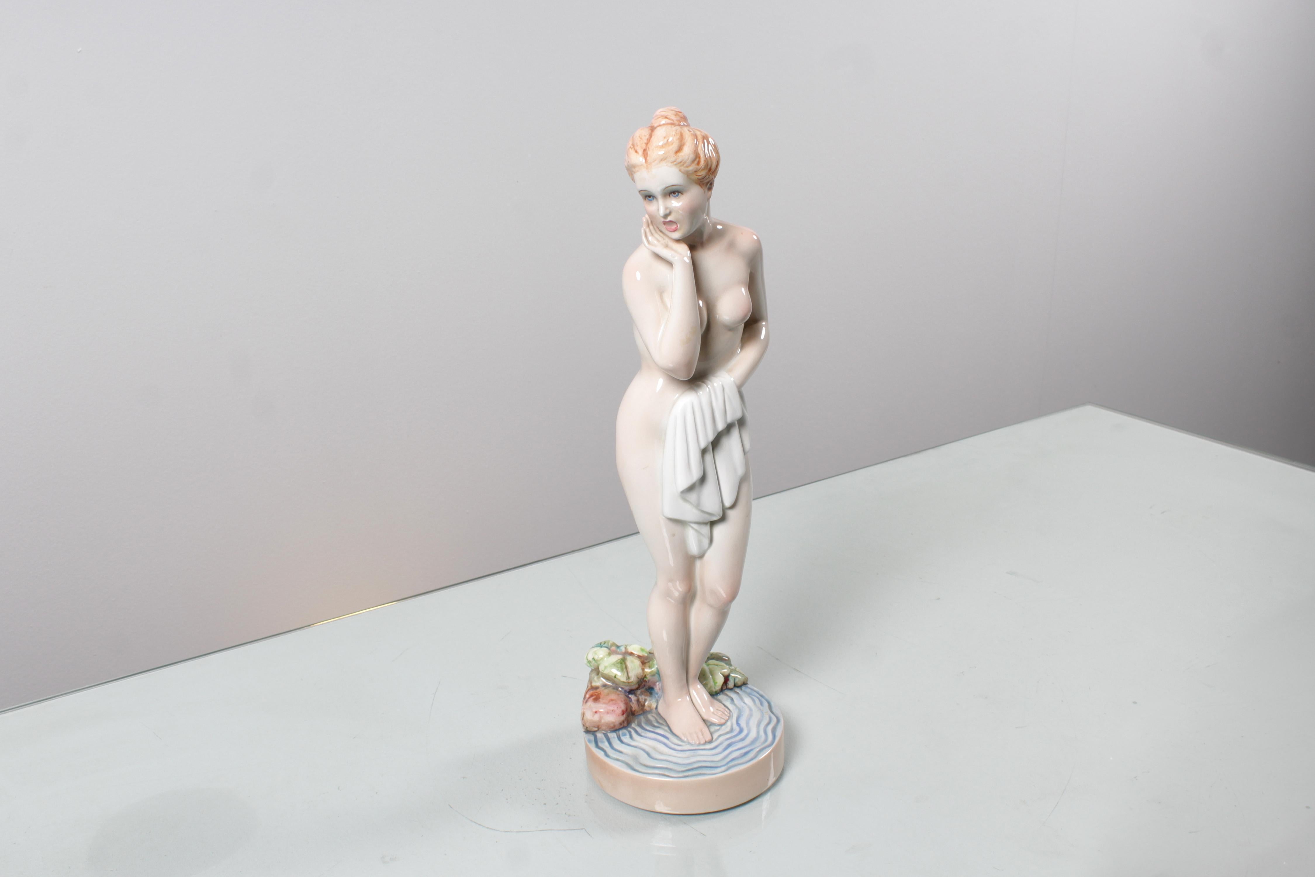 Mid-Century G. Ronzan Porcelain Femal Nude Figure Italian Manifacture from 1950 For Sale 4