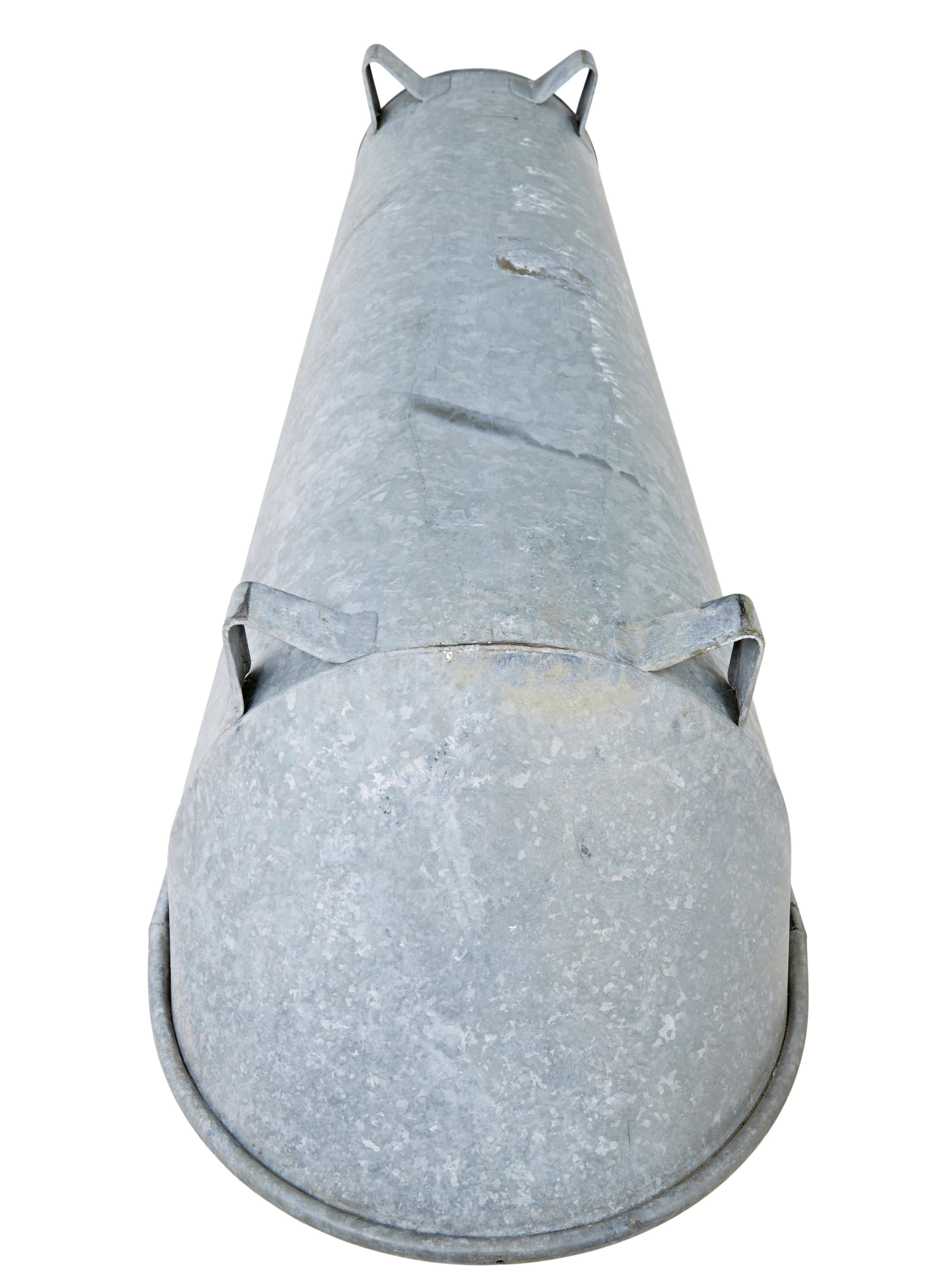 Galvanisiertes Blechbad aus der Mitte des Jahrhunderts (20. Jahrhundert) im Angebot