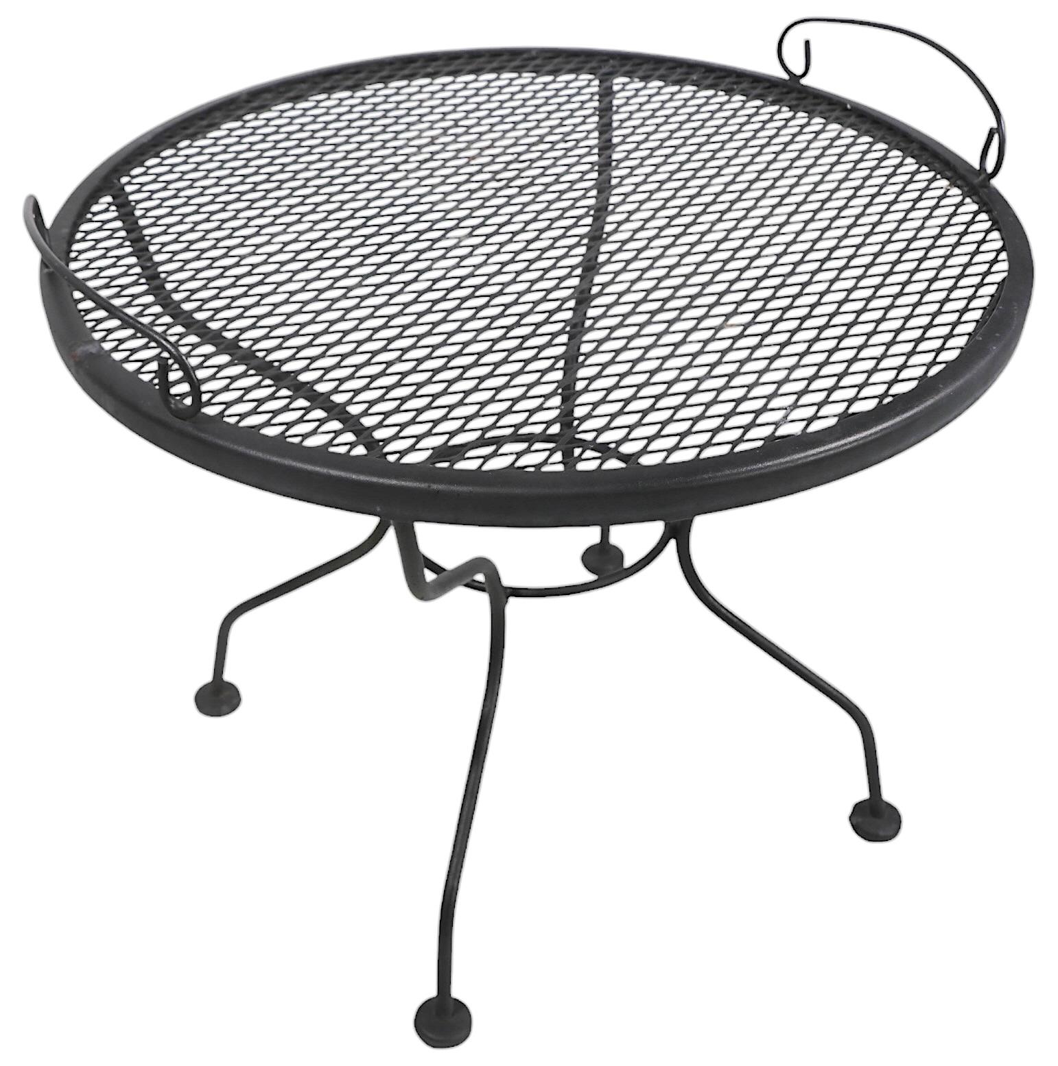 Mid Century Garden Patio Poolside  Wrought Iron Tray Top Table att. to Woodard For Sale 4
