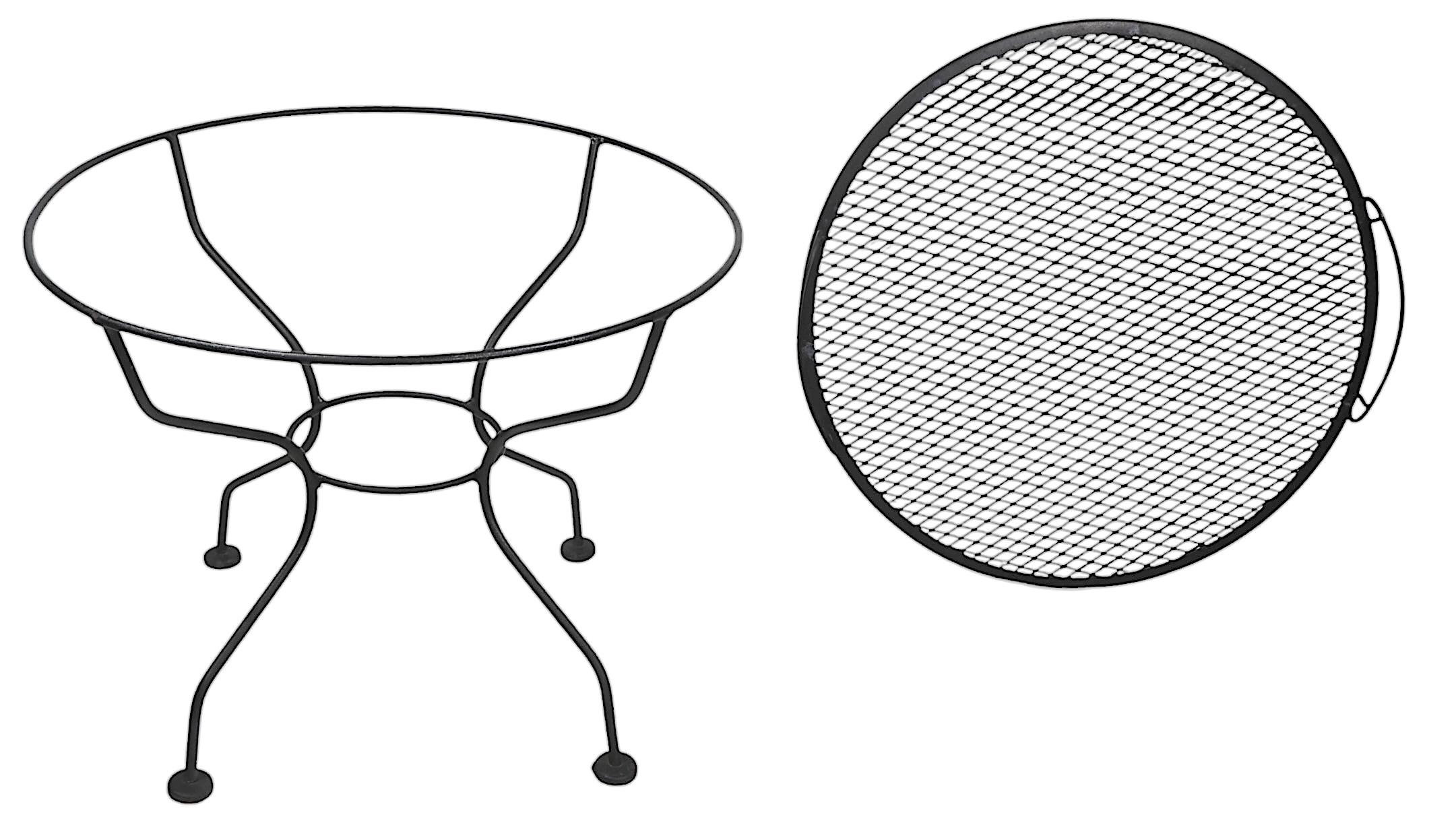 Mid Century Garden Patio Poolside  Wrought Iron Tray Top Table att. to Woodard For Sale 3