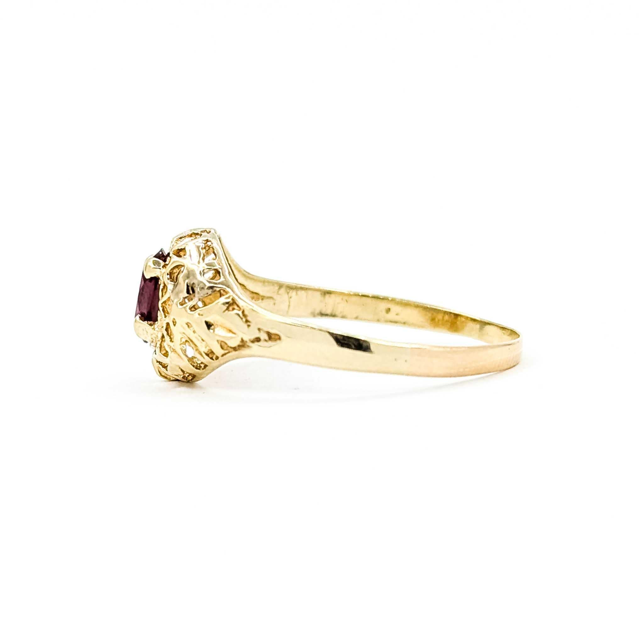 Bague du milieu du siècle en or jaune 10k avec filigrane de grenat en vente 2
