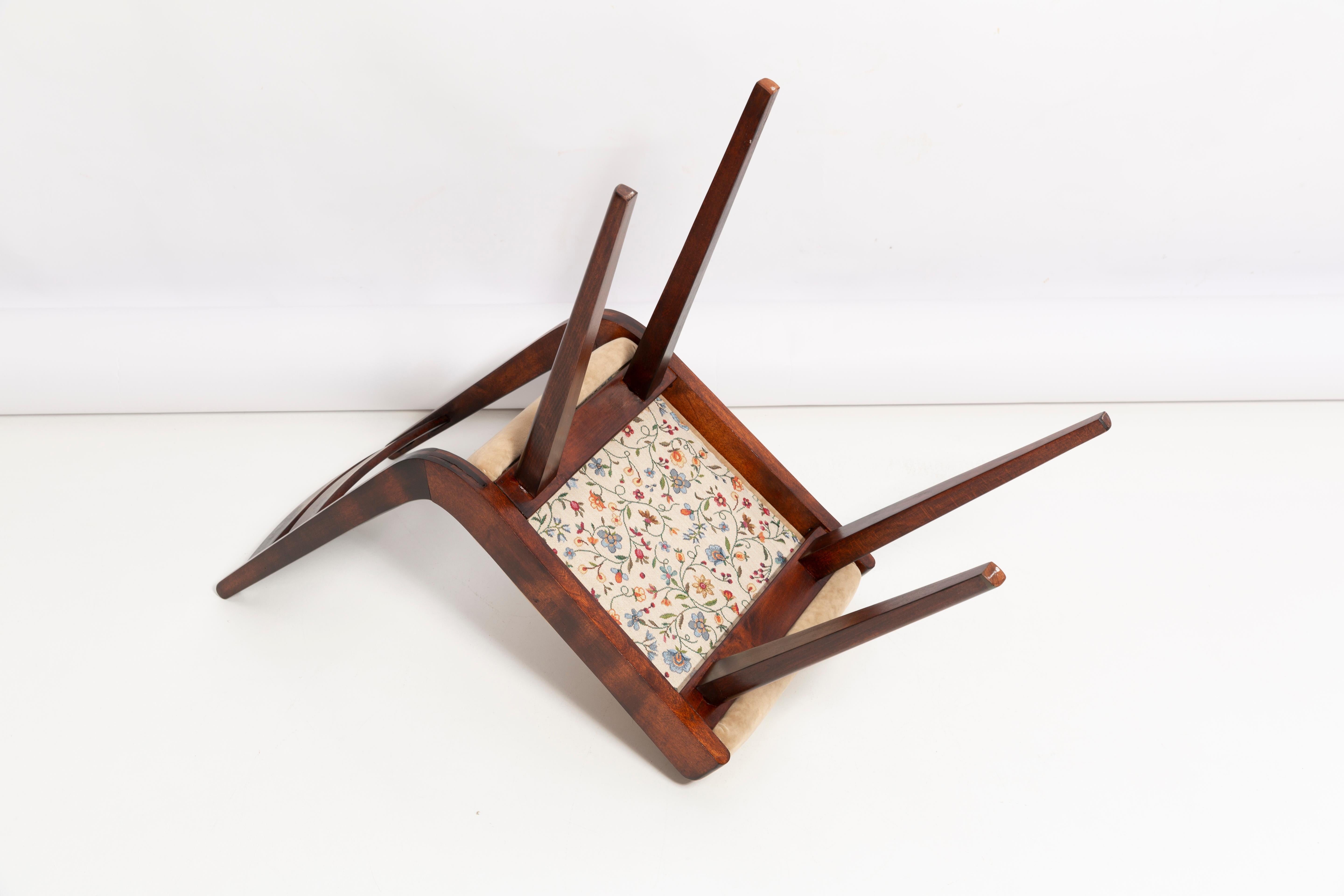 Mid Century Gazelle ii Beige Velvet, Walnut Wood Chair, Europe, 1960s For Sale 7