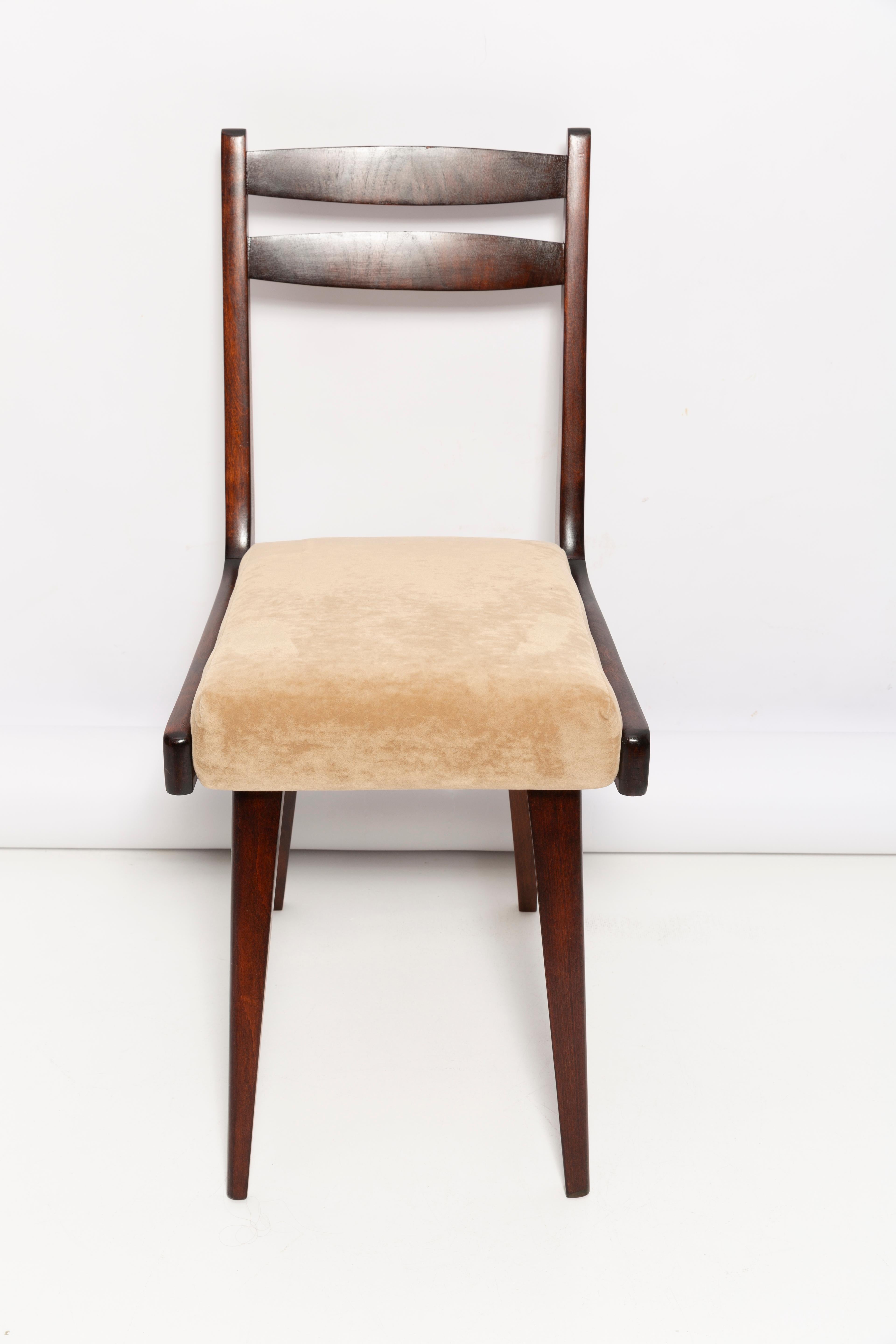 Tessile Sedia Gazelle ii Beige in velluto e Wood Wood, Europa, 1960 in vendita