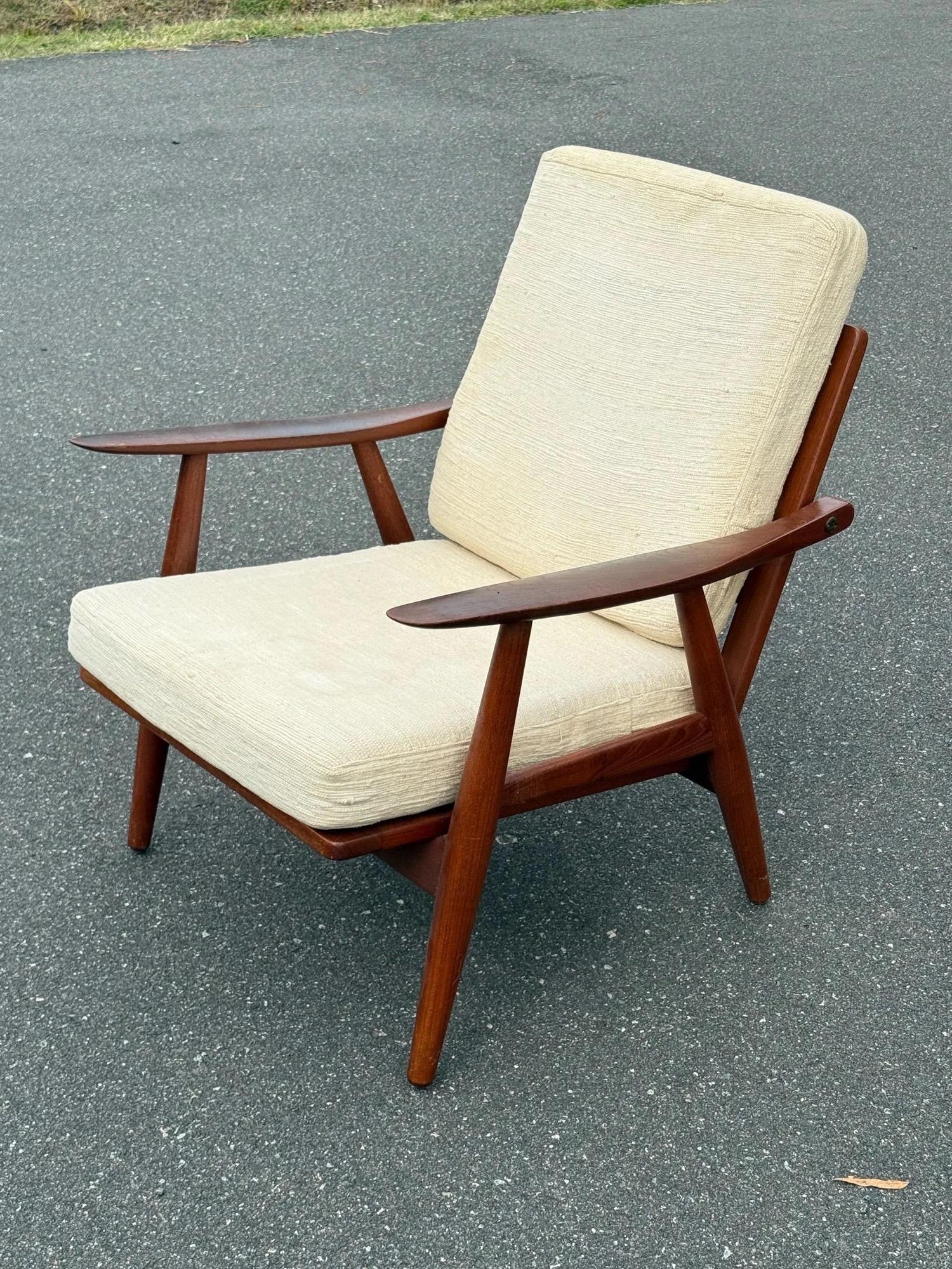 GE-270 Loungesessel aus der Jahrhundertmitte von Hans J. Wegner für Getama im Zustand „Gut“ im Angebot in Raleigh, NC