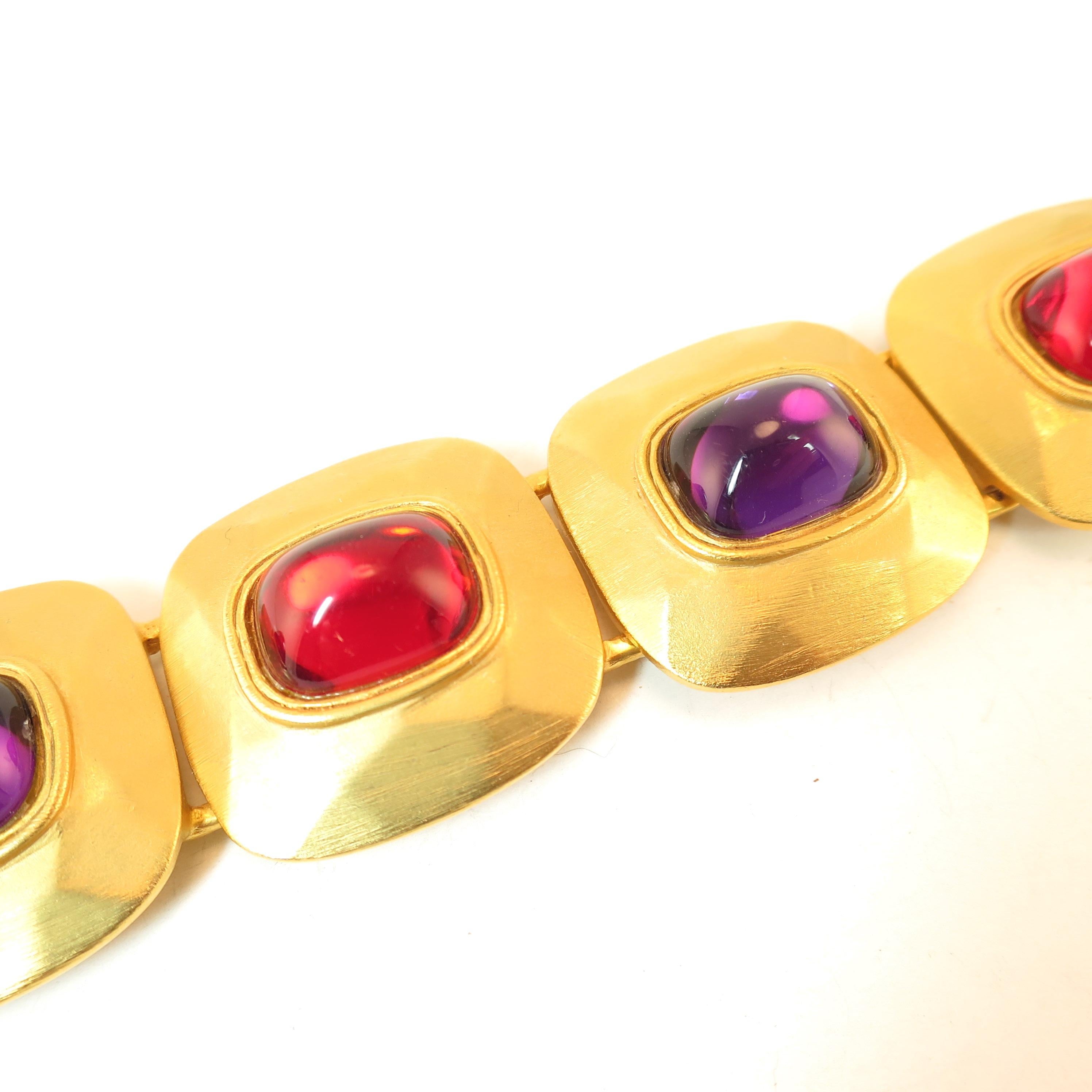 Mid-Century Gem-Craft Hammered Gold Jewel-Tone Day & Evening Bracelet & Earrings For Sale 2