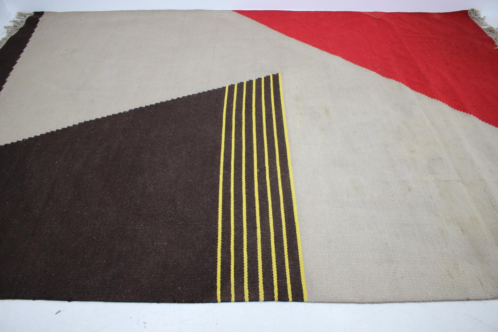 Geometrischer Avantgarde-Kilim-Teppich im Stil von Antonín Kybal aus der Jahrhundertmitte, 1950er Jahre (Moderne der Mitte des Jahrhunderts) im Angebot