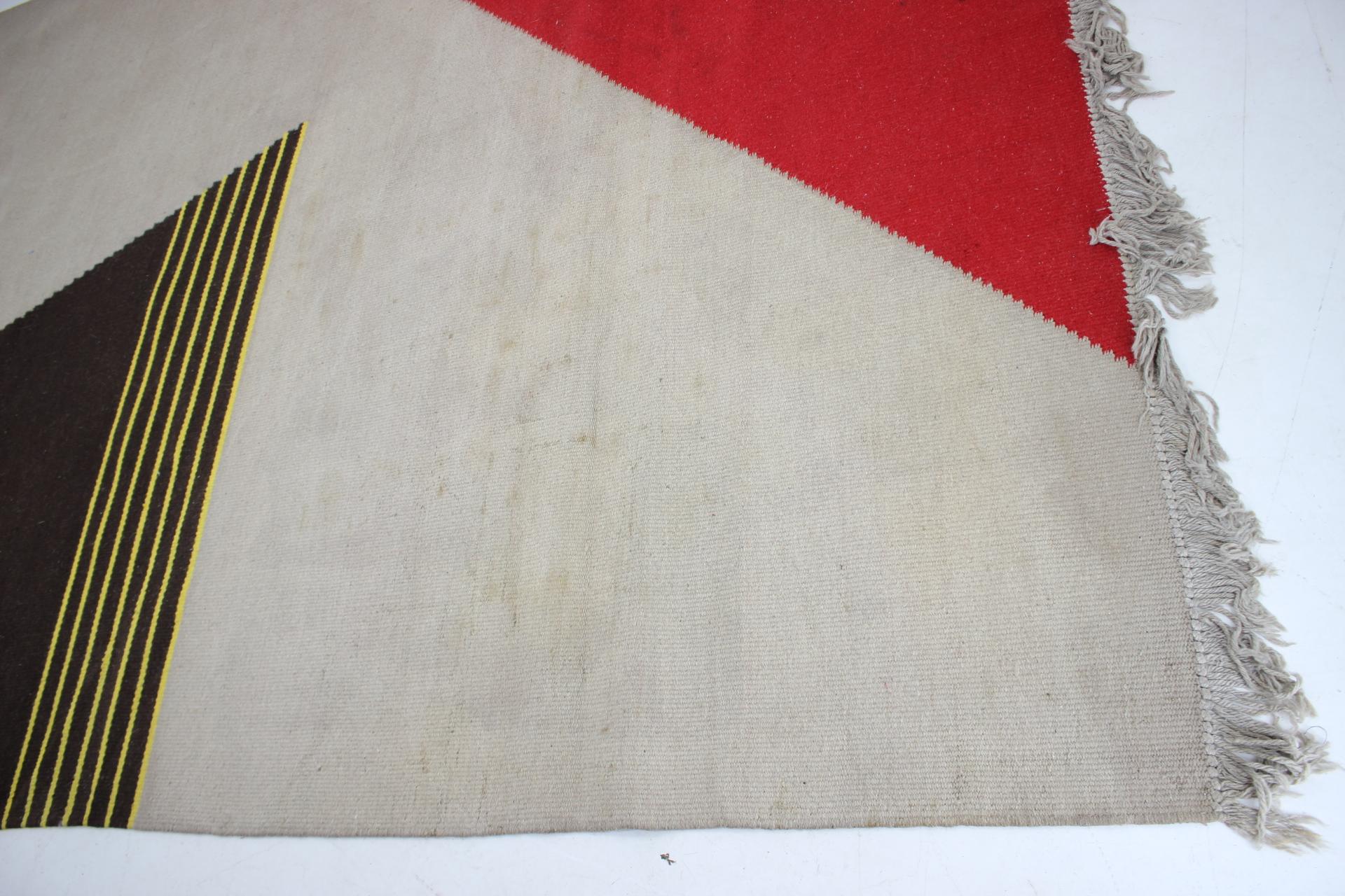 Geometrischer Avantgarde-Kilim-Teppich im Stil von Antonín Kybal aus der Jahrhundertmitte, 1950er Jahre im Zustand „Gut“ im Angebot in Praha, CZ
