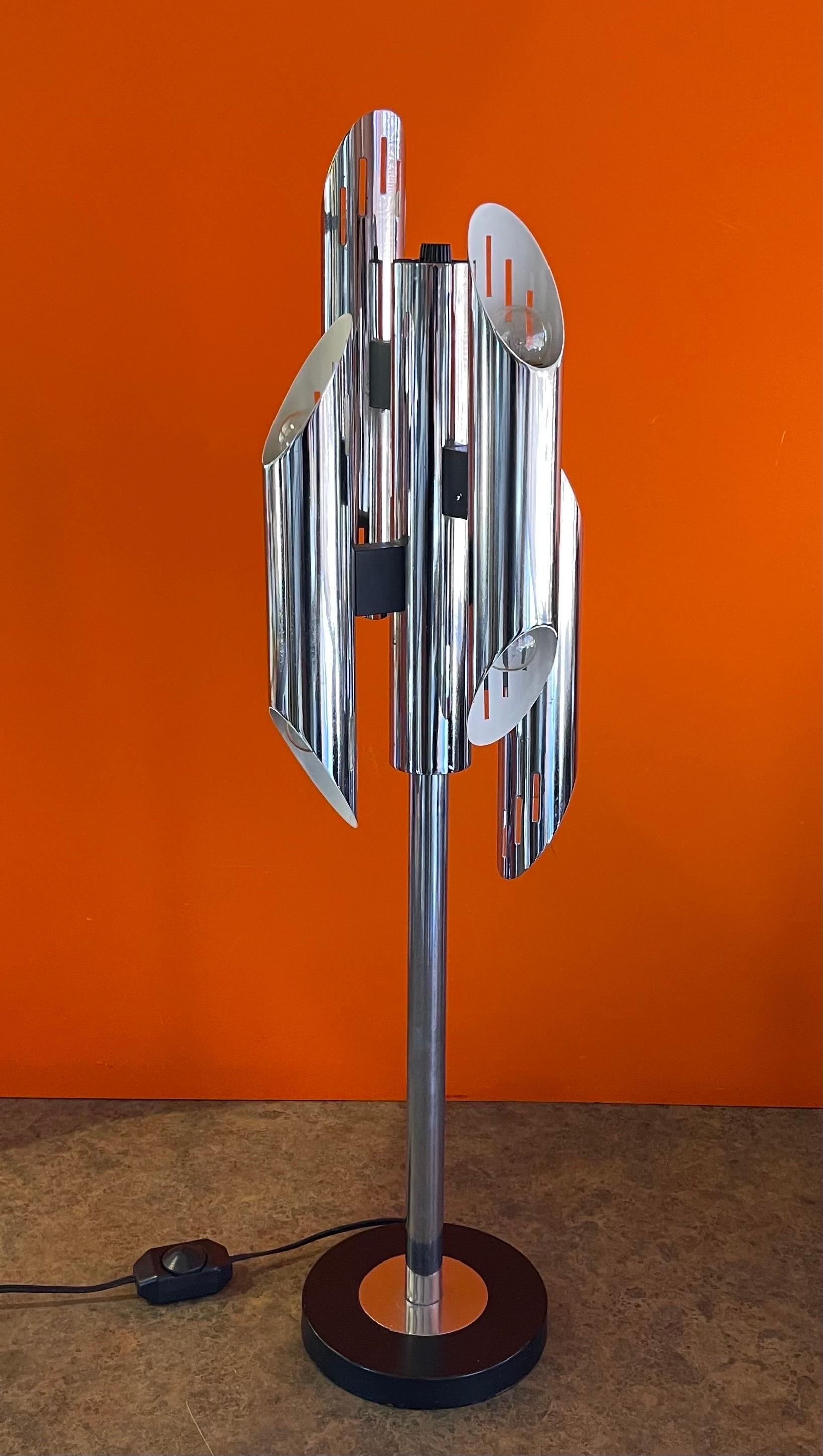 Mid-Century Geometric Eight Socket Chrome Table Lamp by Gaetano Sciolari  For Sale 3
