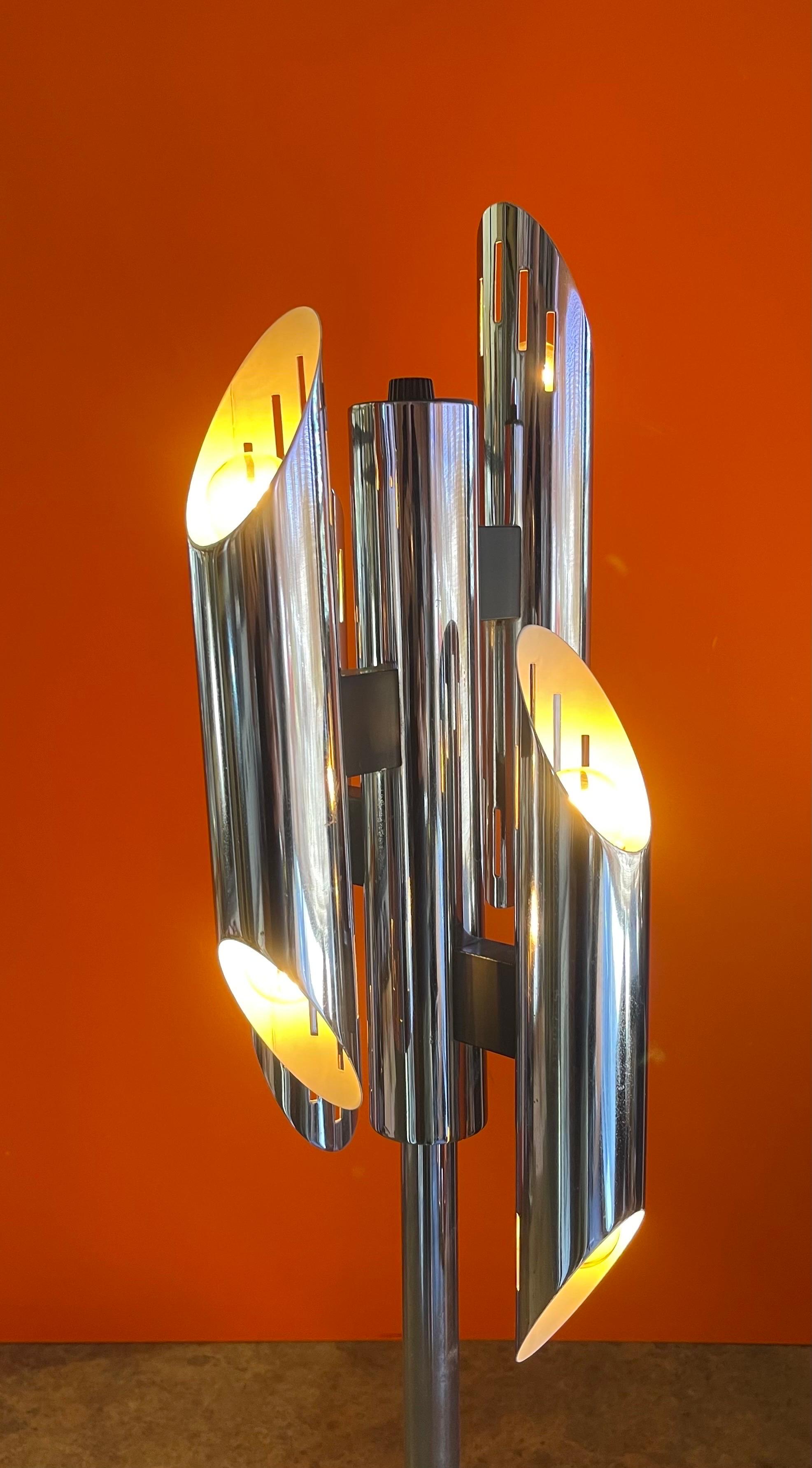 Mid-Century Geometric Eight Socket Chrome Table Lamp by Gaetano Sciolari  For Sale 1