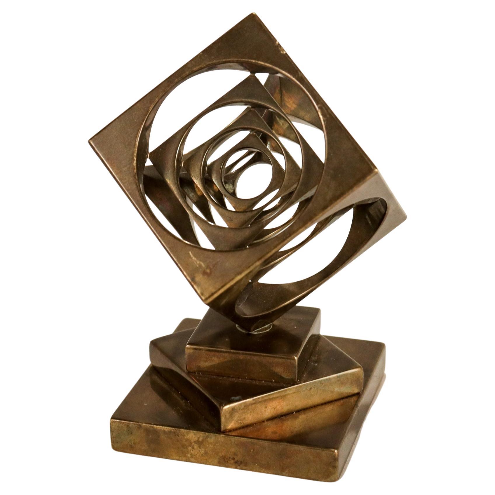 Mitte des Jahrhunderts Geometrische Machin Bronze Turners Würfel Schreibtisch Briefbeschwerer / Skulptur im Zustand „Gut“ in Philadelphia, PA