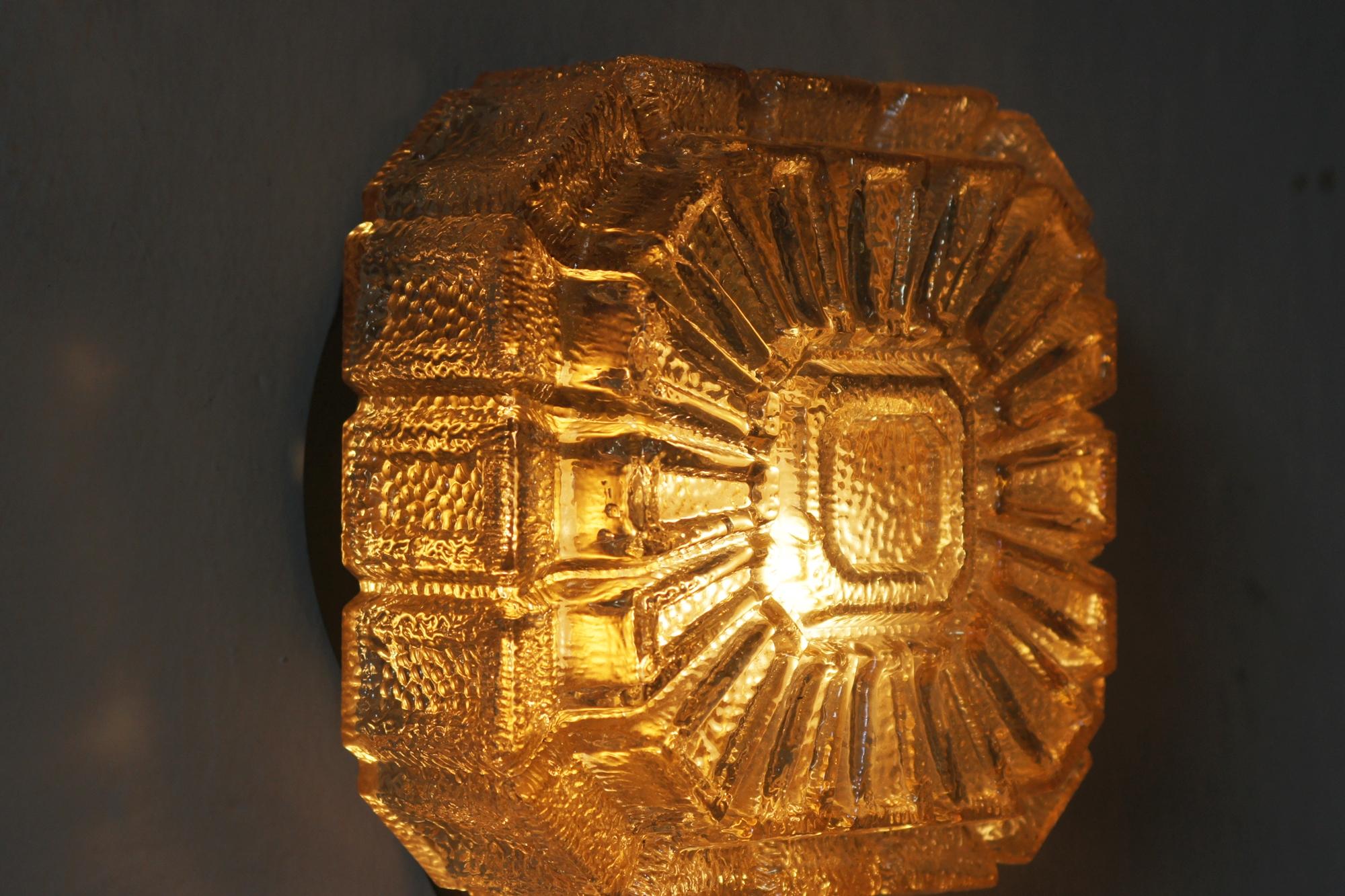 Sconce geometriche di metà secolo 1960 in vendita 1