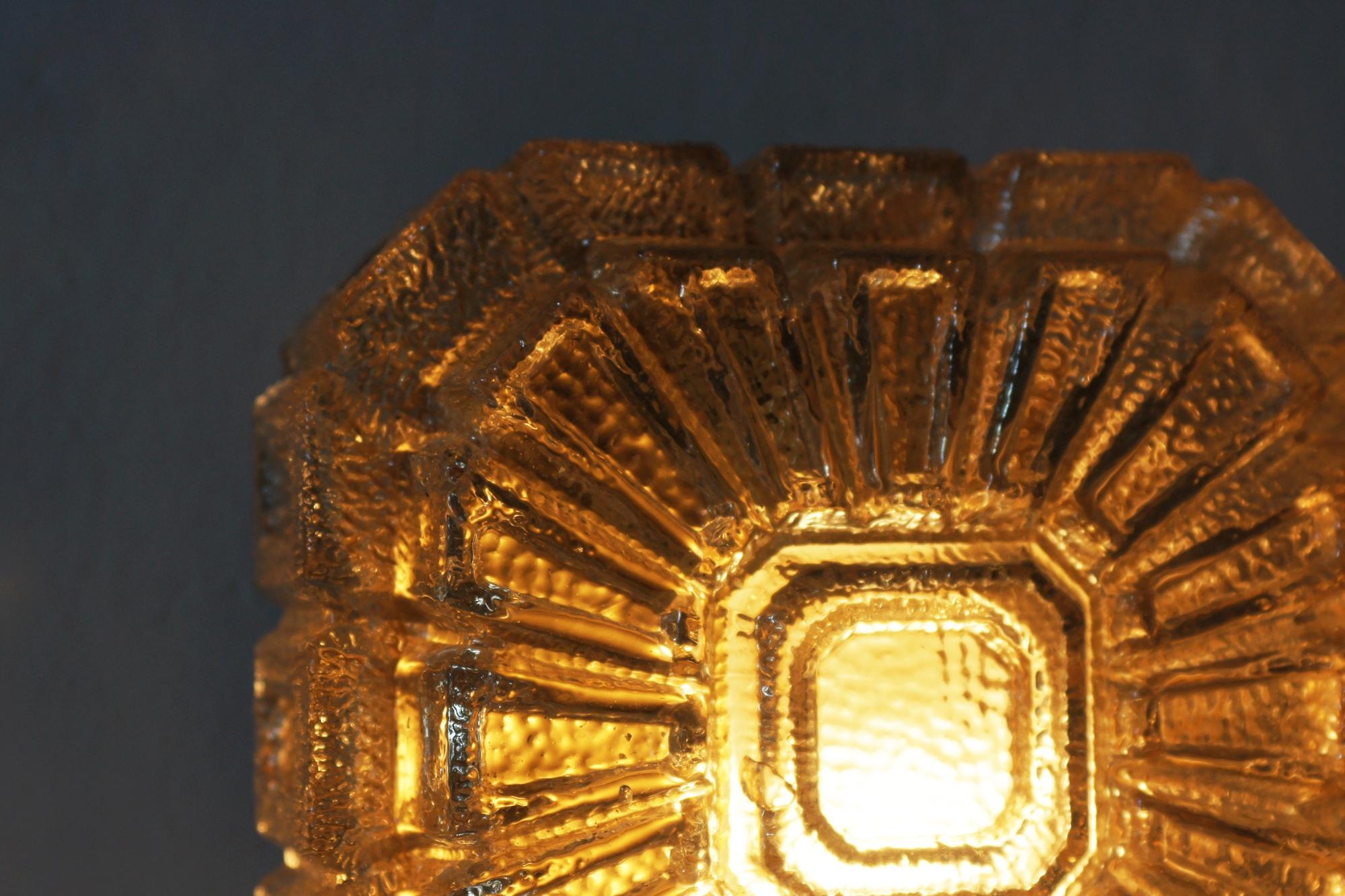 Sconce geometriche di metà secolo 1960 in vendita 2