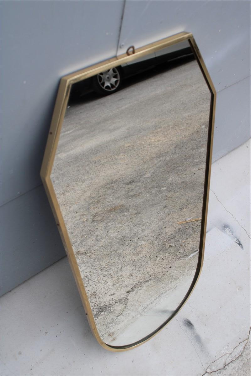 Midcentury Geometric Shape Wall Mirror in Solid Brass 1950s Made in Italy In Good Condition For Sale In Palermo, Sicily