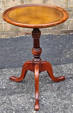 Mid Century George III Stil Mahagoni und getäfeltem Leder Sockel Kerze Stand