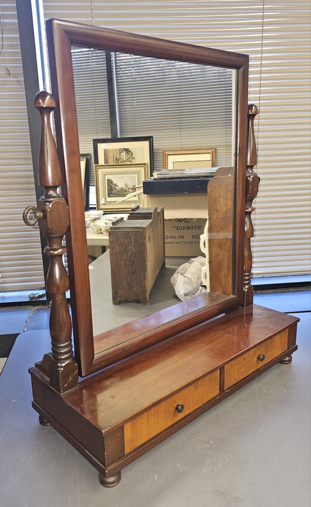 Mid Century George III Stil Mahagoni zwei Schubladen Frisiertisch Spiegel (amerikanisch) im Angebot