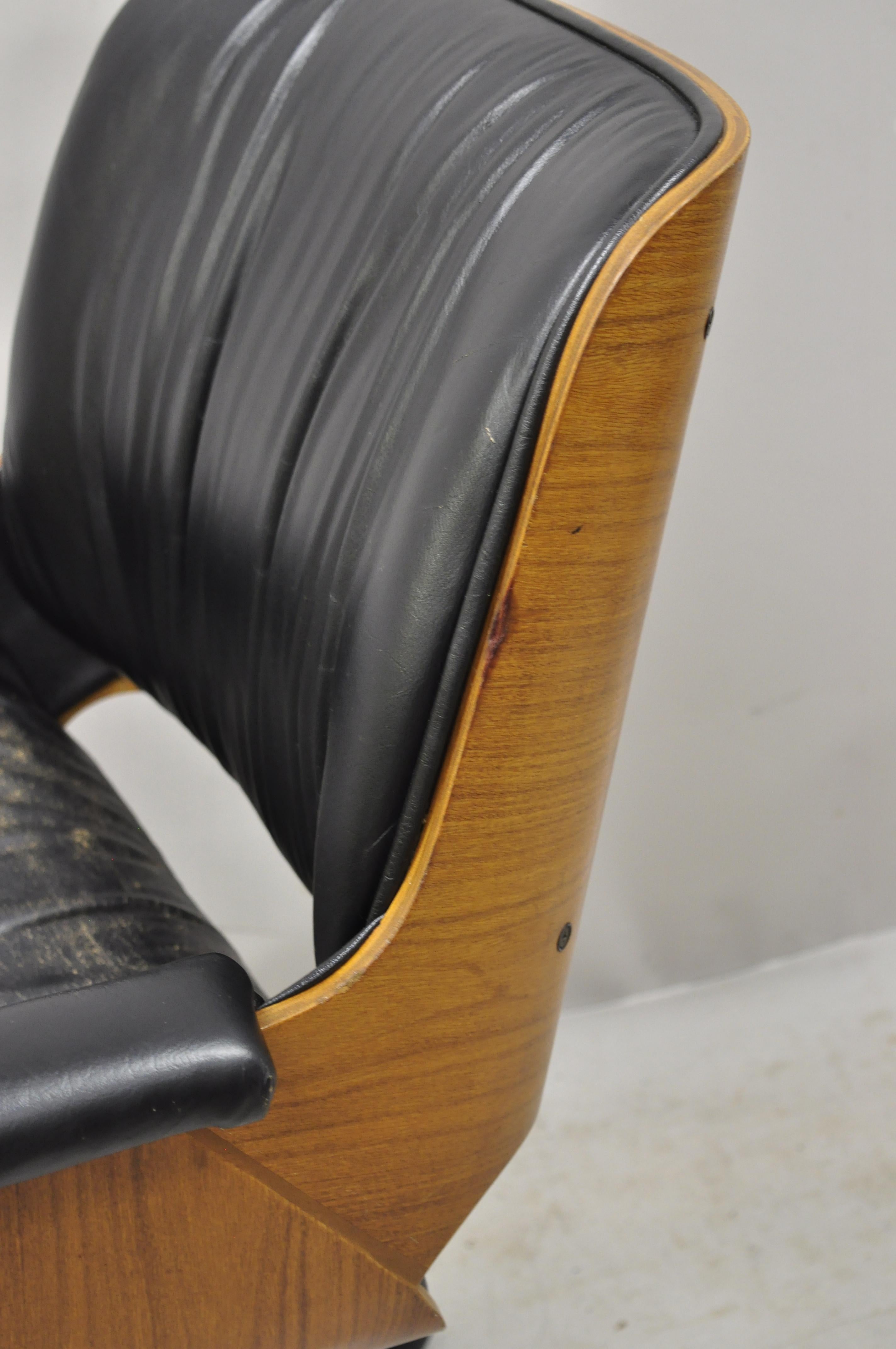 20th Century Midcentury George Mulhauser Plycraft Black Leather Bentwood Office Desk Chair