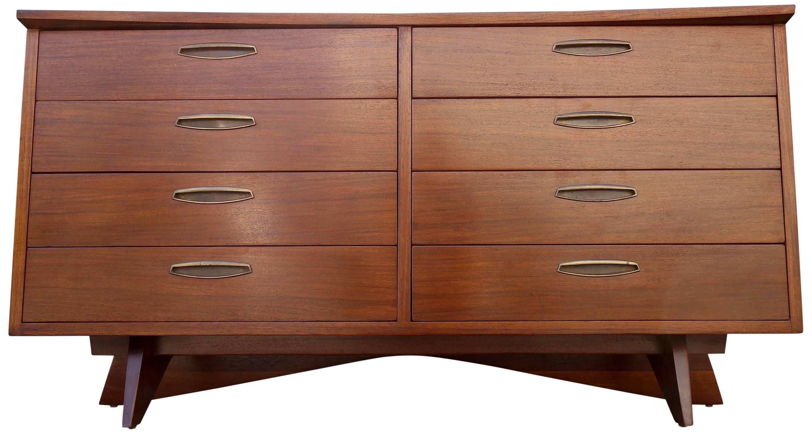 Midcentury George Nakashima Dresser In Excellent Condition In BROOKLYN, NY