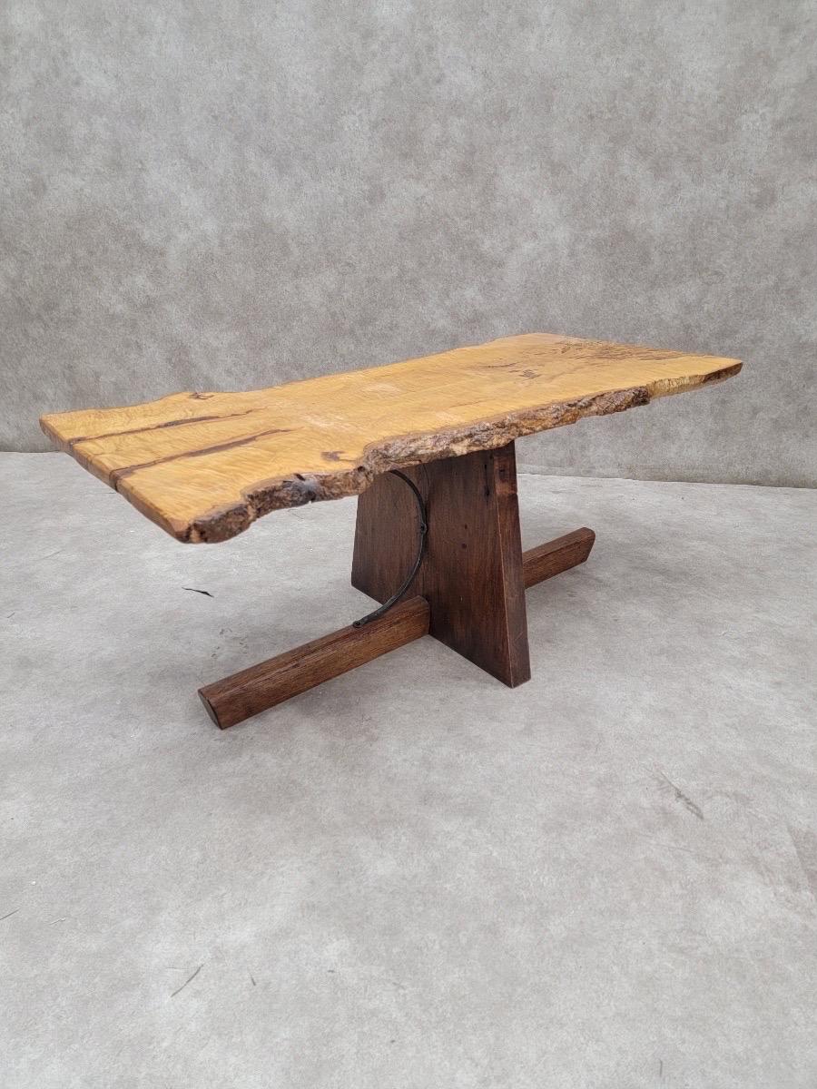 Mid-Century George Nakashima Style Live Edge Coffee Table In Good Condition For Sale In Chicago, IL