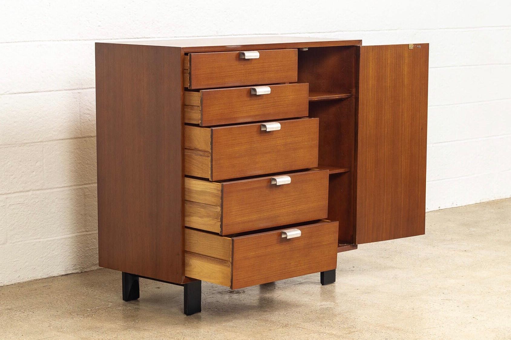 Midcentury George Nelson for Herman Miller Basic Storage Cabinet In Good Condition For Sale In Detroit, MI