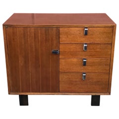 Mid-Century-Kommode aus Nussbaumholz von George Nelson für Herman Miller mit Silbergriffen, selten