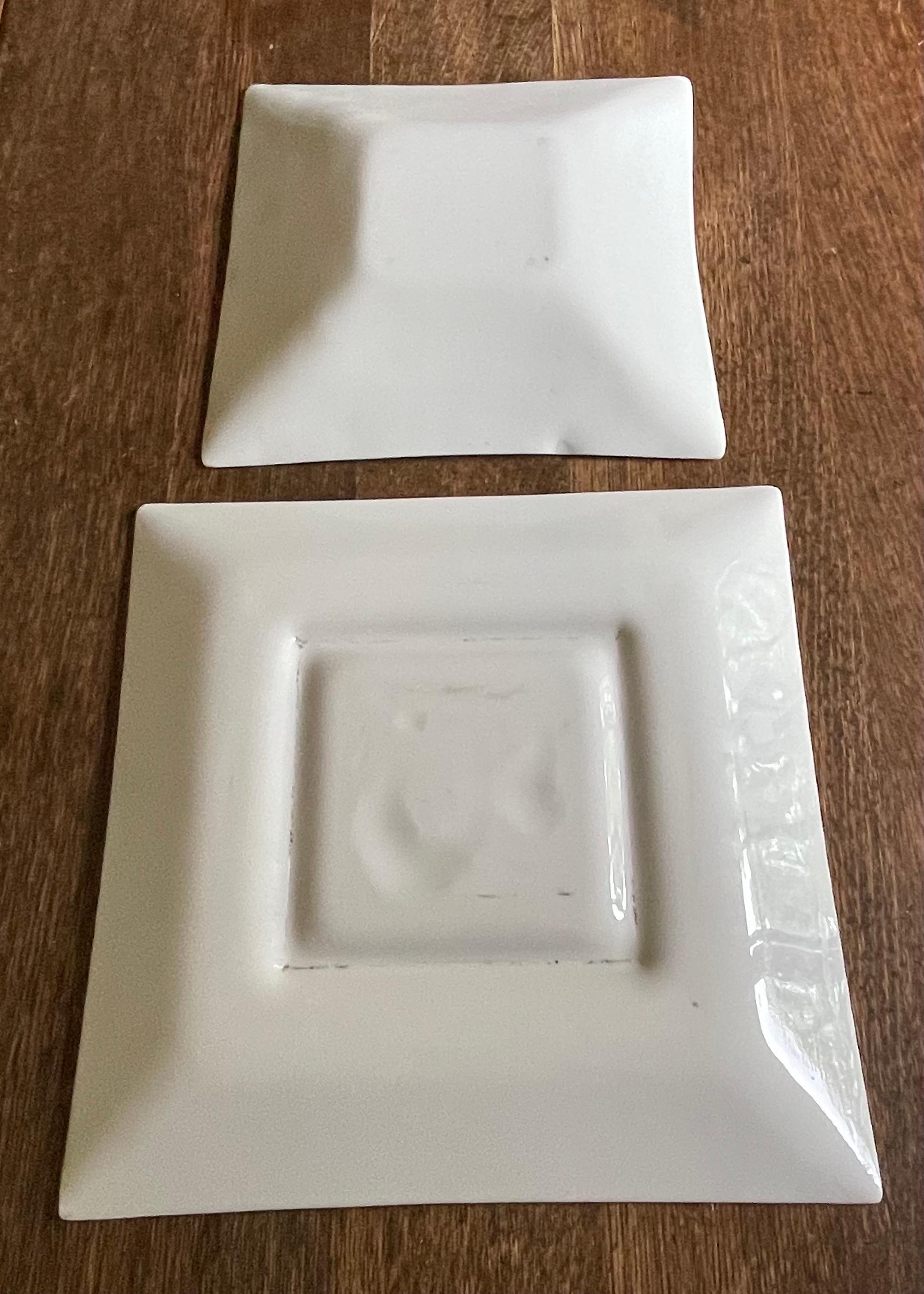Mid Century Georges Briard Milk Glass Trays with Gold Leaf Pattern  In Good Condition In Bedford Hills, NY