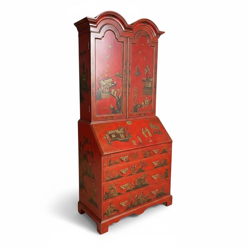 Escritorio de estilo georgiano de mediados de siglo con chinoiserie roja y dorada en venta 5